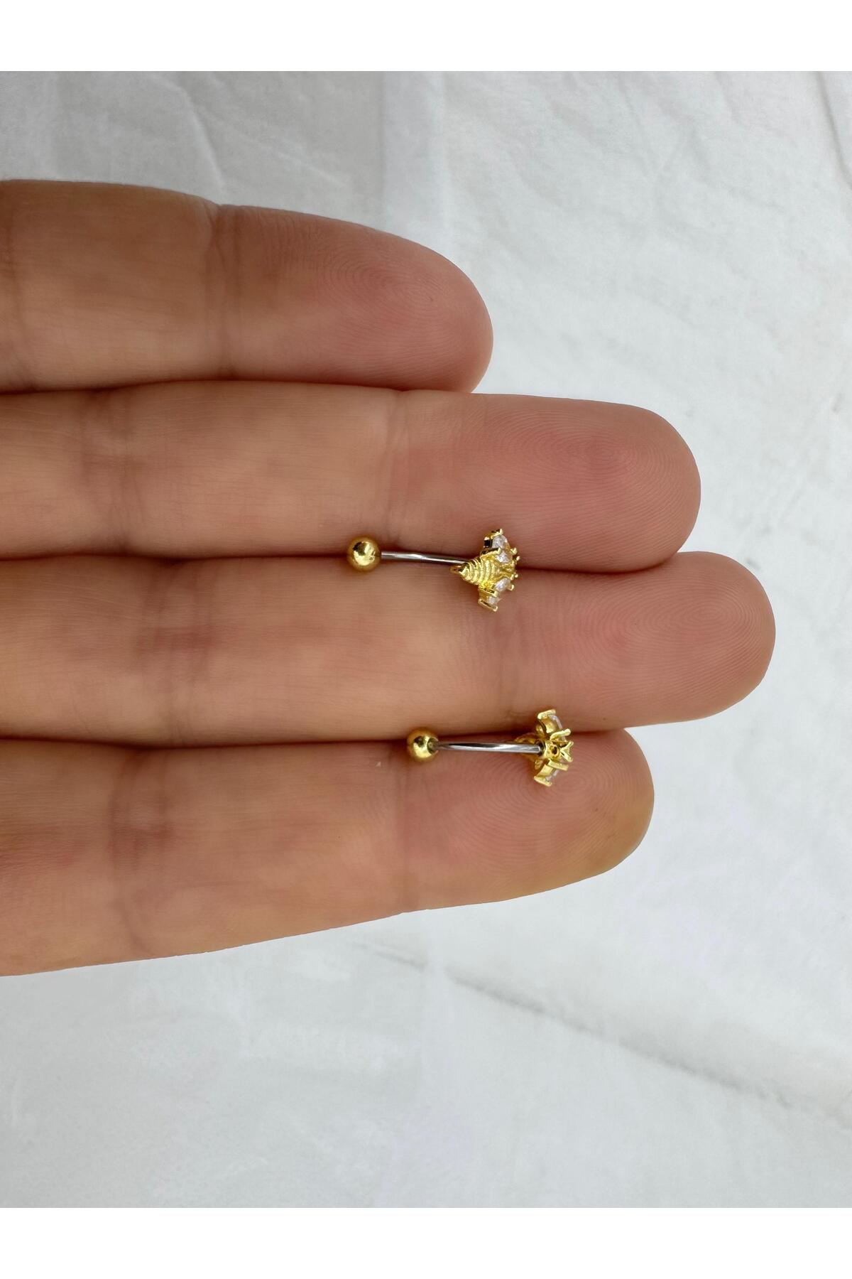 ÇELİK BARLI ZİRKON TAŞLI ARILI ROOK PİERCİN ( 1 ADET )