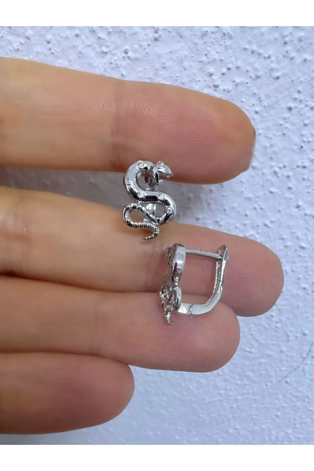 Arescollection Çelik Ejderha Şeklinde Kadın Halka Küpe