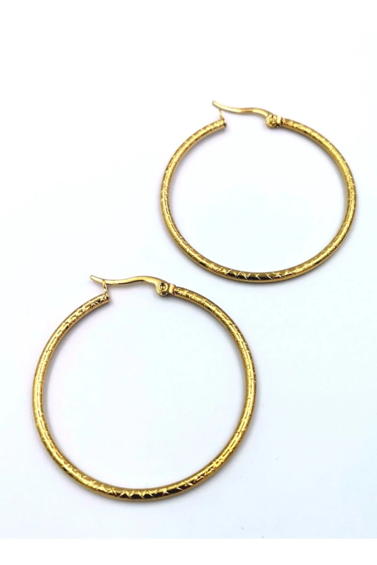 Çelik Gold Renk Halka Küpe Çap 4 cm Çelik Gold Renk Halka Küpe Çap 4 cm