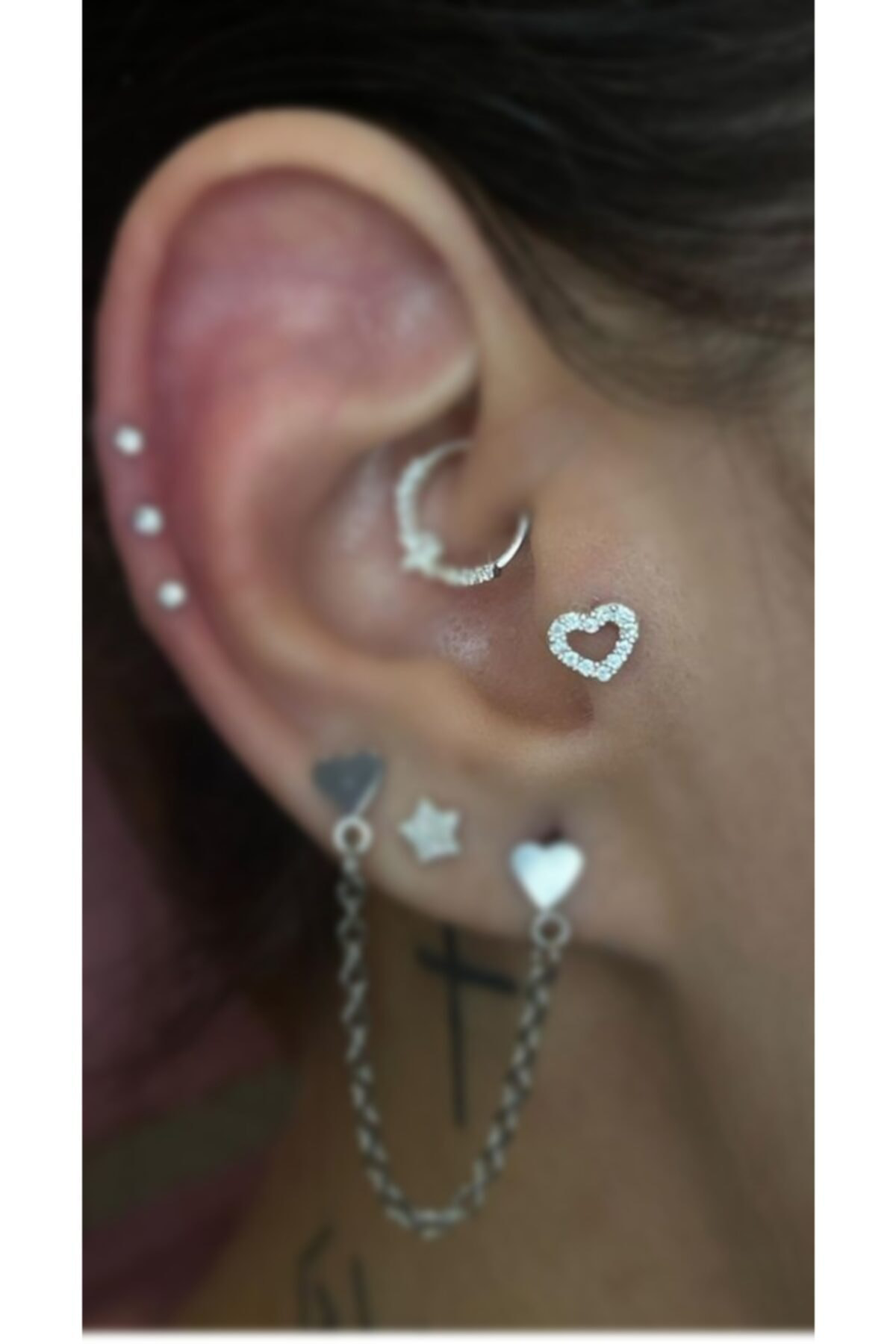 Çelik Gümüş Renk Kalp Tragus Kıkırdak Piercingi