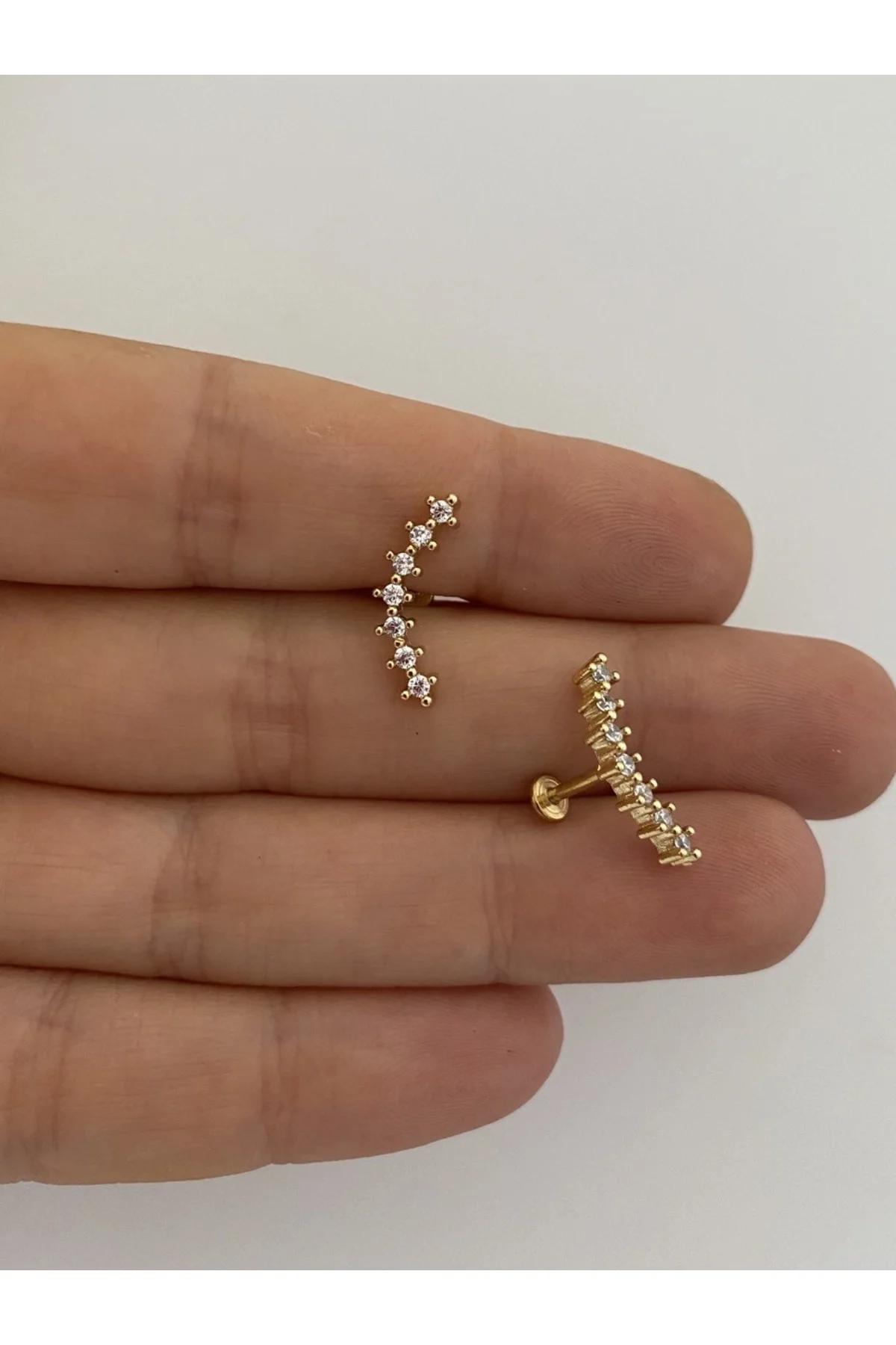 Çelik Helix Conch Piercing