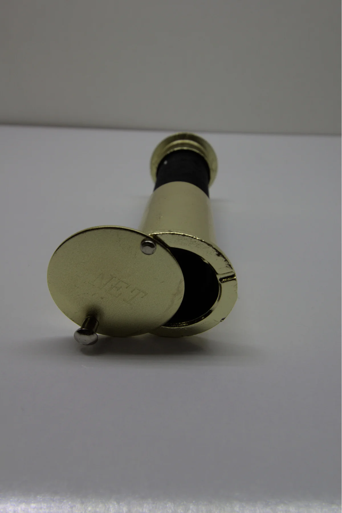 Çelik Kapı Dürbünü Sarı boy 60 x 110 mm, çap 2,6 + pul dahil Çelik Kapı Dürbünü Sarı boy 60 x 110 mm, çap 2,6 + pul dahil