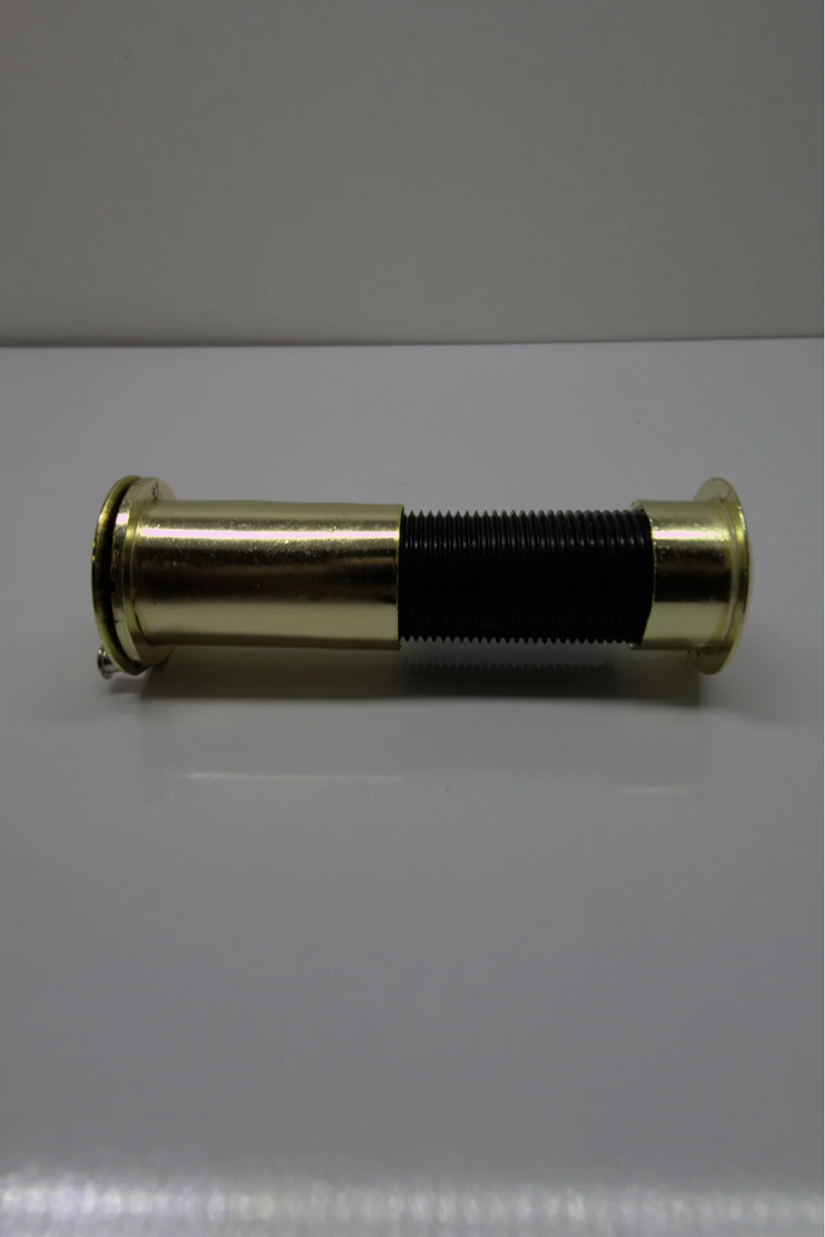Çelik Kapı Dürbünü Sarı boy 60 x 110 mm, çap 2,6 + pul dahil Çelik Kapı Dürbünü Sarı boy 60 x 110 mm, çap 2,6 + pul dahil