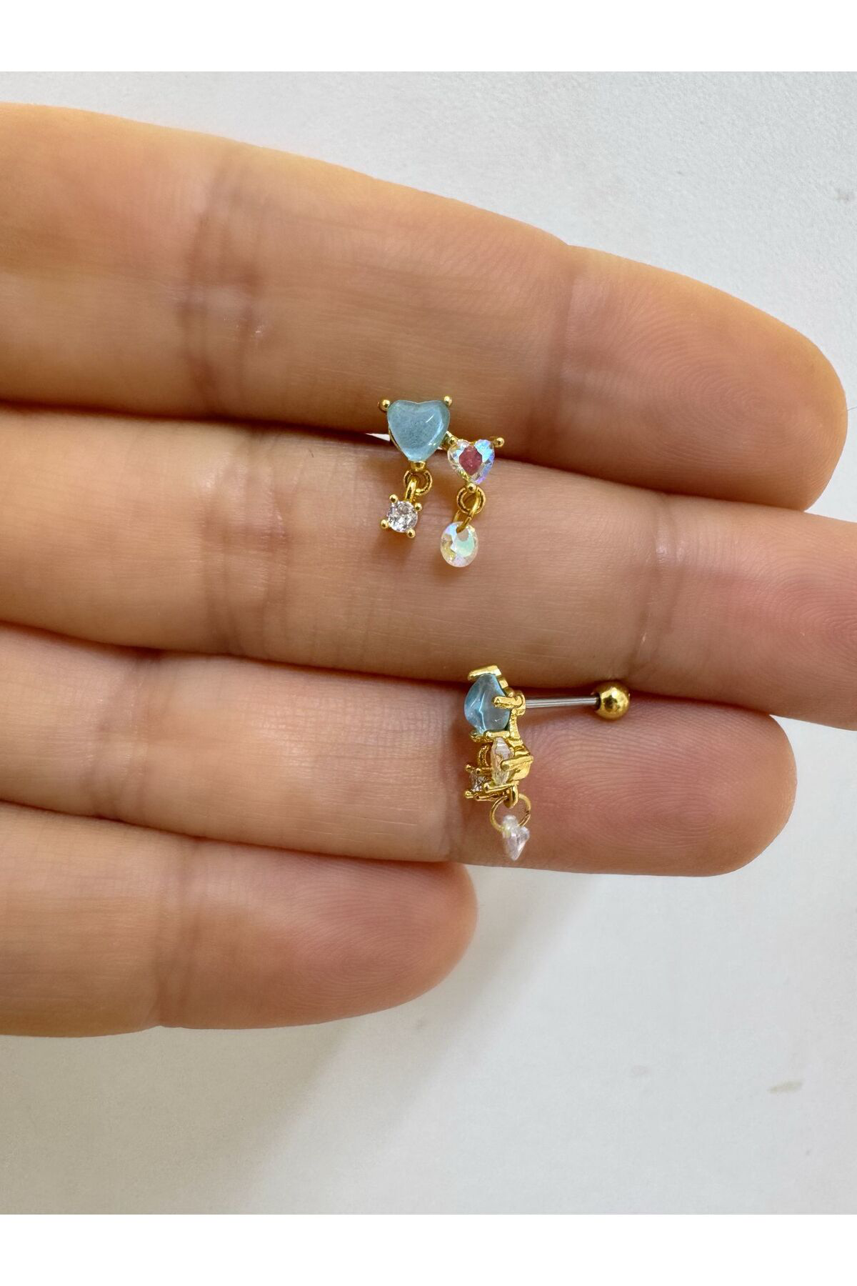 Çelik mavi  kalpli tek taş sallantılı tragus helix conch lobe flat uyumlu 1 adet piercing küpe