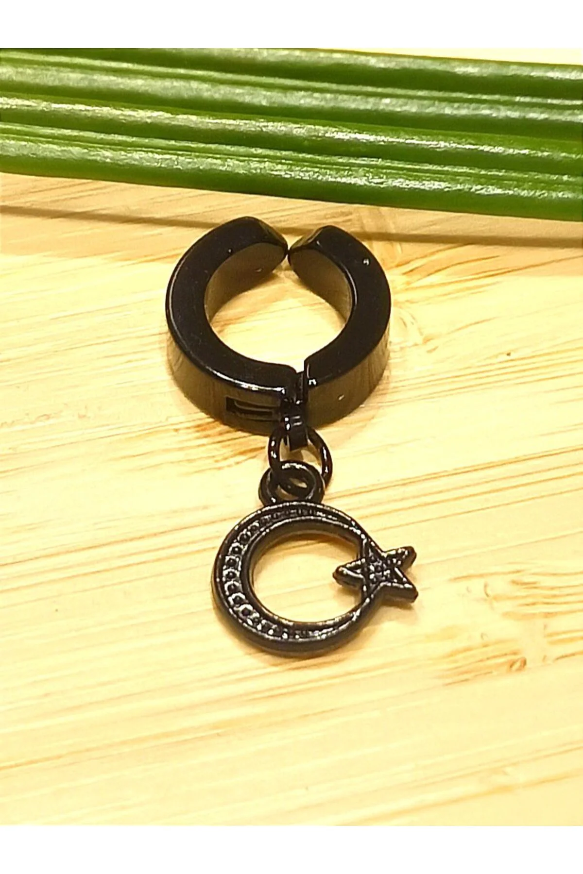 Çelik Siyah Figürlü Unisex Küpe