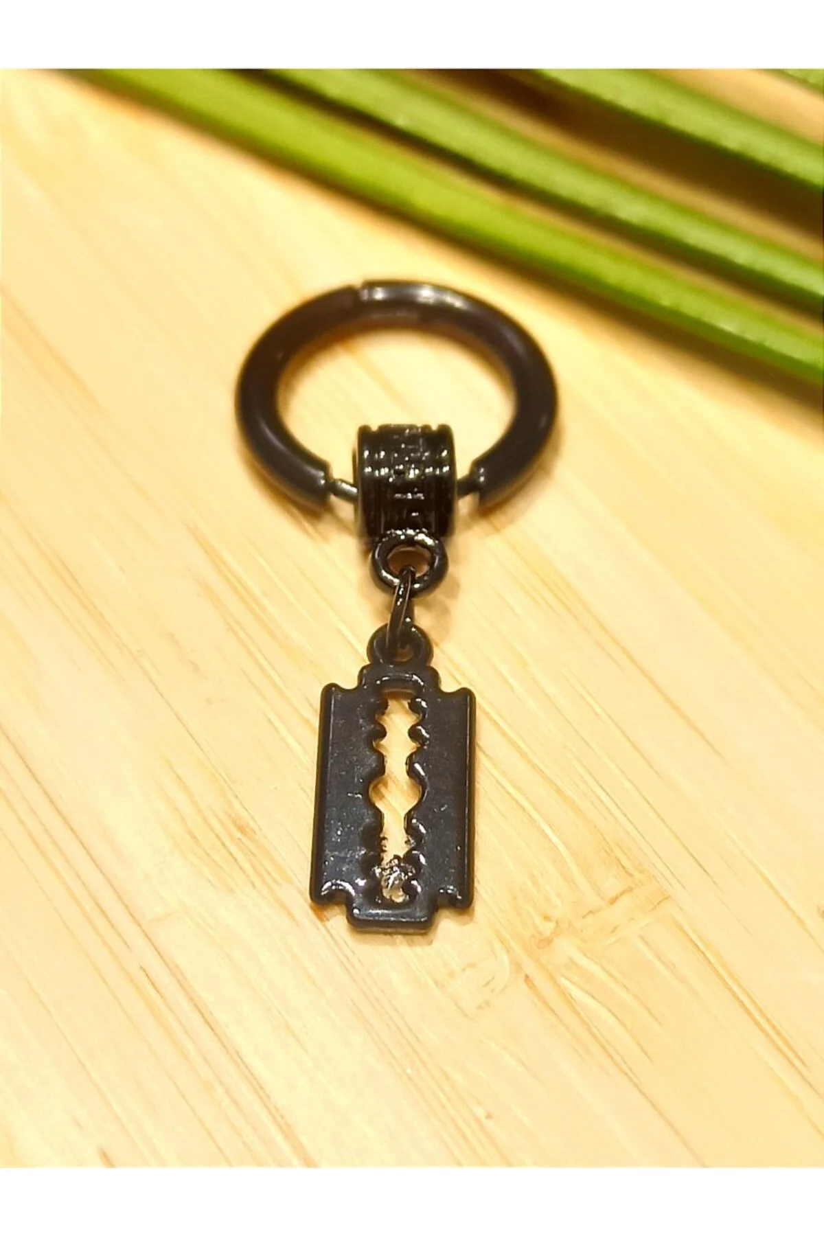 Çelik Siyah Figürlü Unisex Küpe