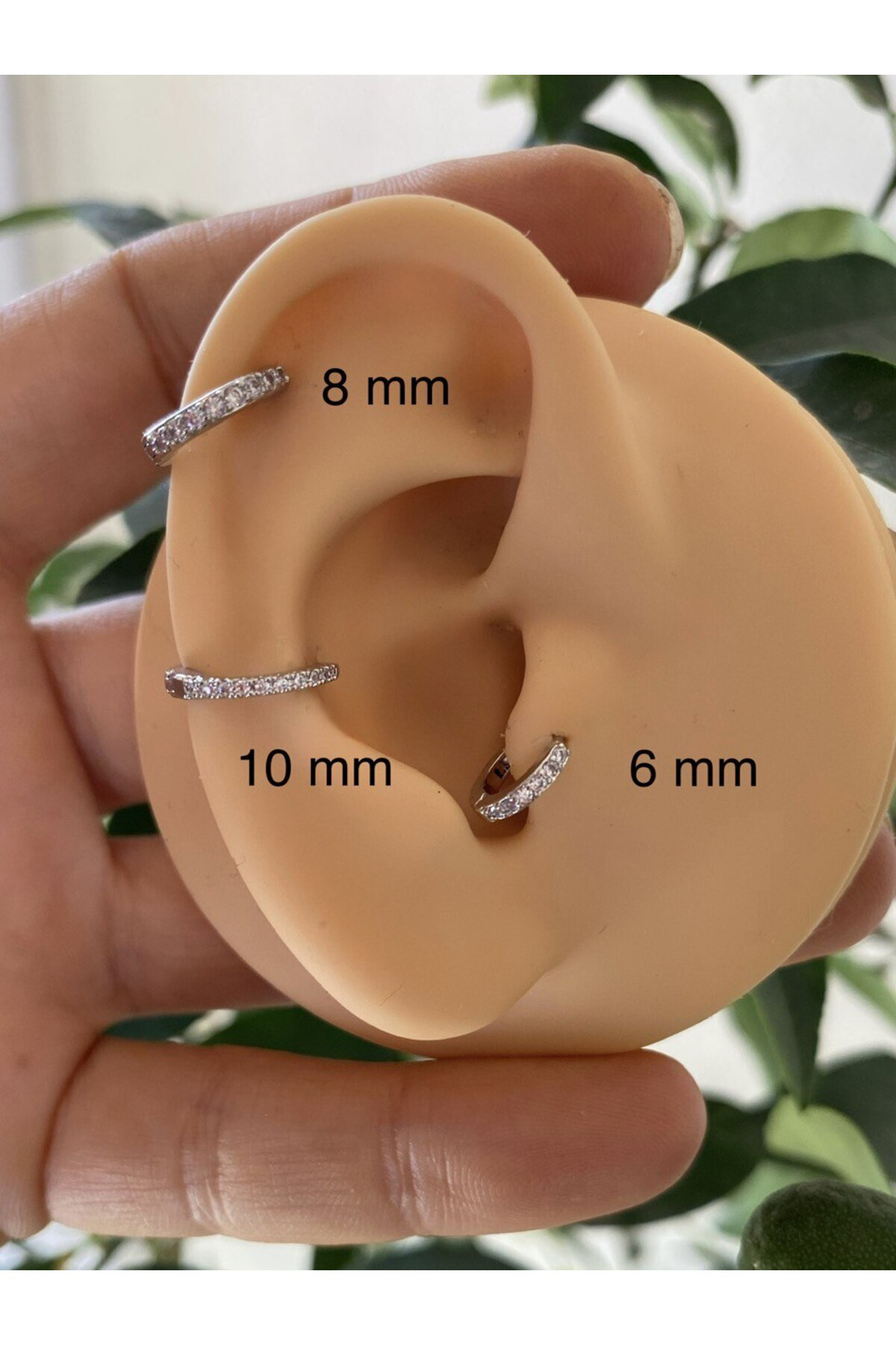 Çelik Tamtur Taşlı Halka Tragus Kıkırdak Piercingi