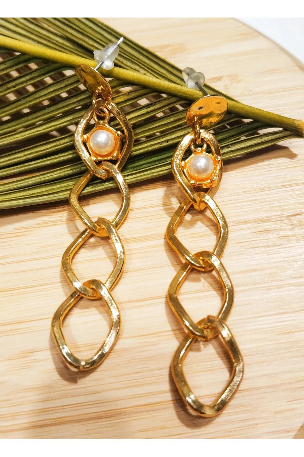 Çelik Taşlı Gold Renk Küpe