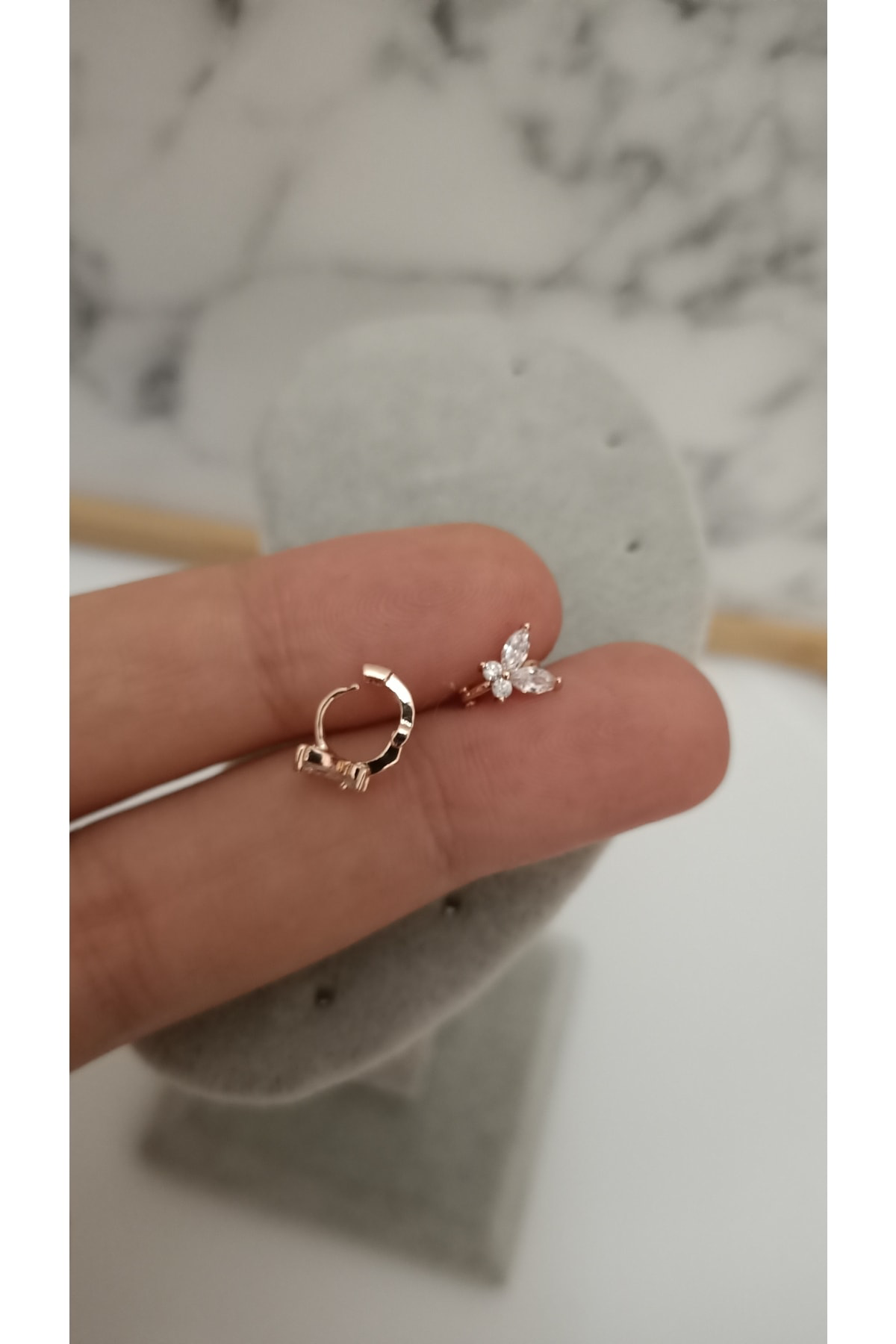 Çelik Zirkon Taşlı Kelebek Tragus Piercing