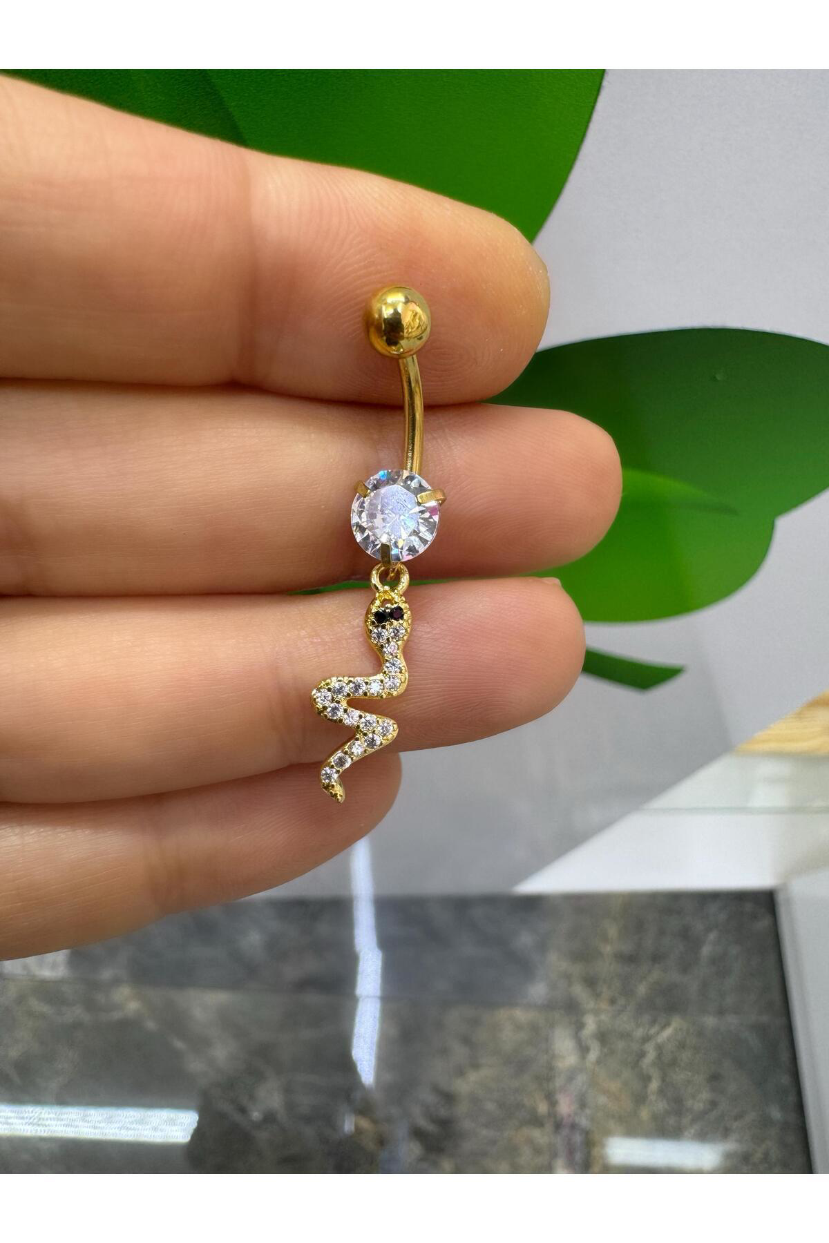 çelik zirkon taşlı minimal yılanlı göbek piercingi