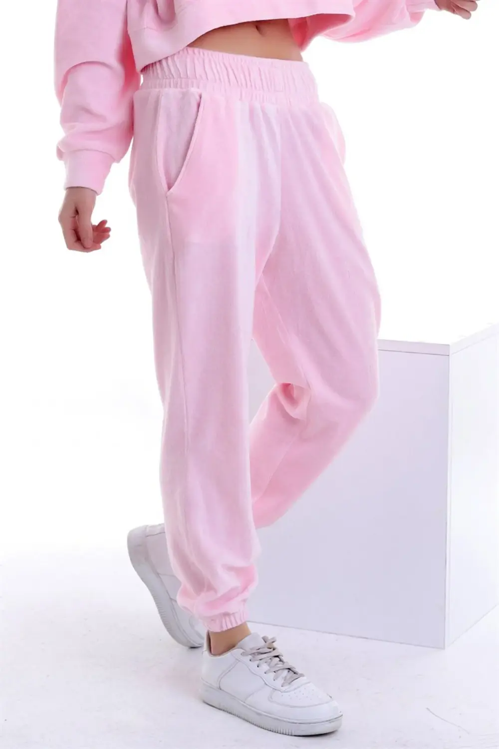 Cepli Beli Ve Paçası Lastikli Rahat Kadife Pantolon