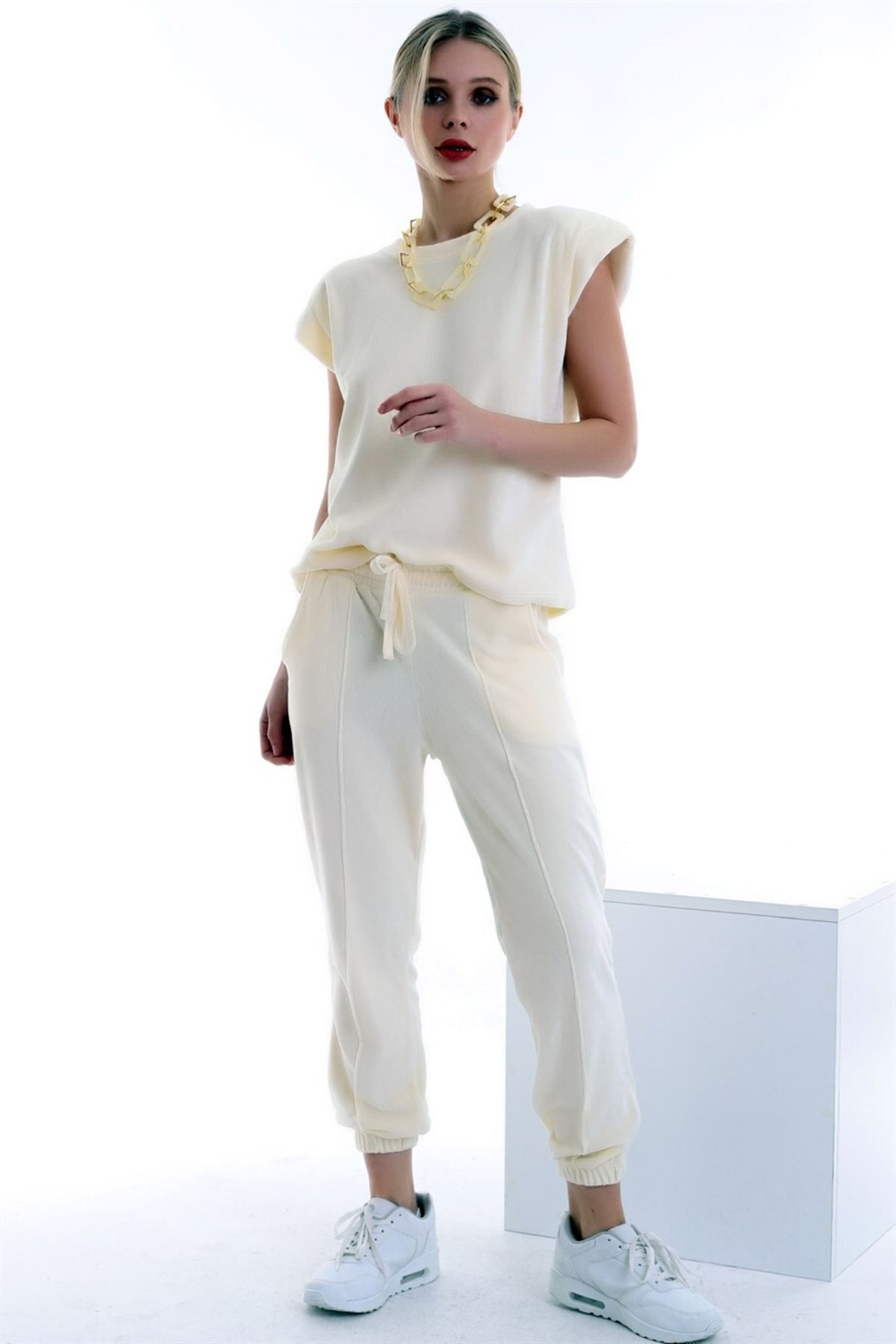 Dreamlike Cepli Beli Ve Paçası Lastikli Rahat Kadife Pantolon