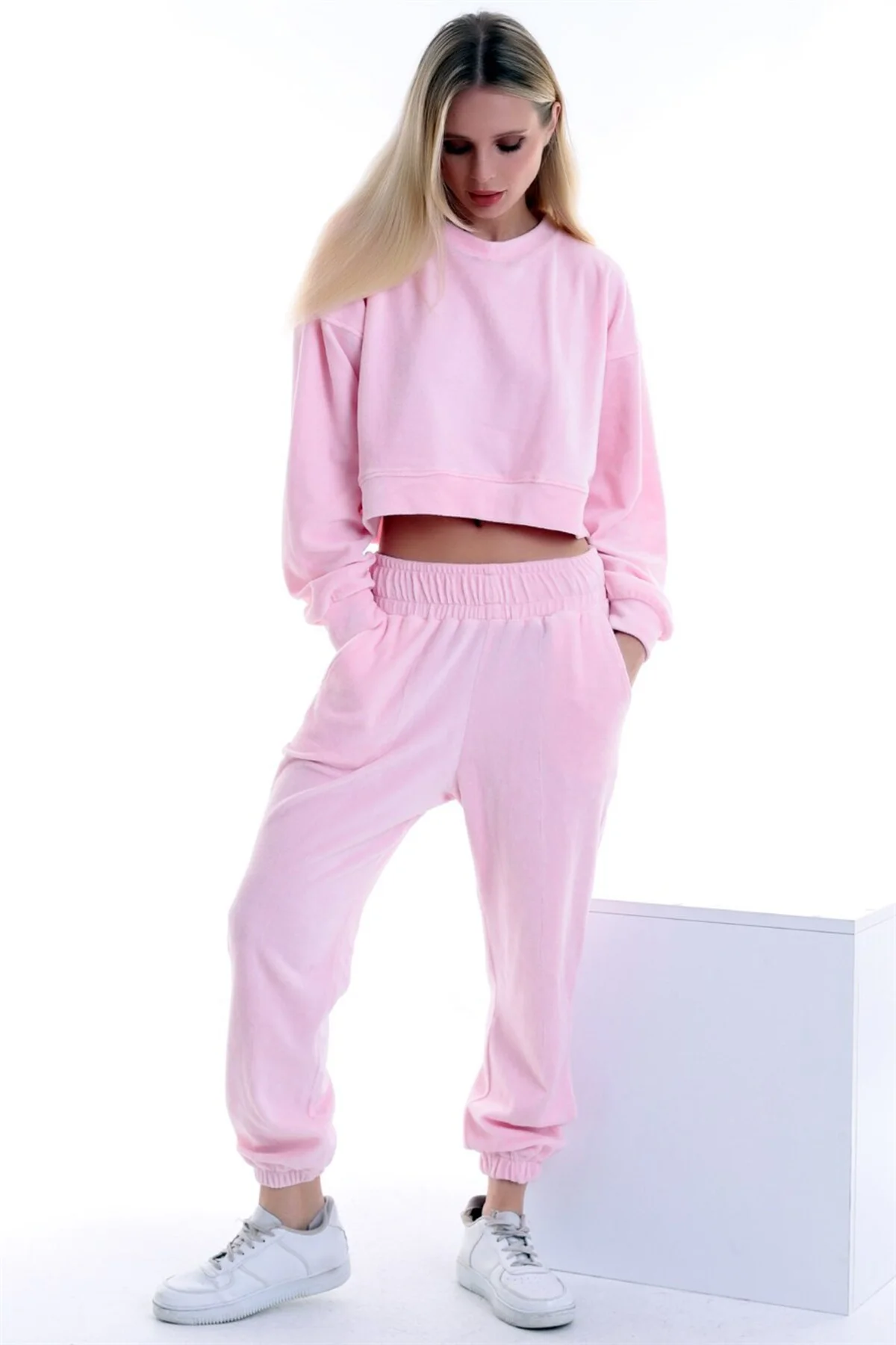 Cepli Beli Ve Paçası Lastikli Rahat Kadife Pantolon