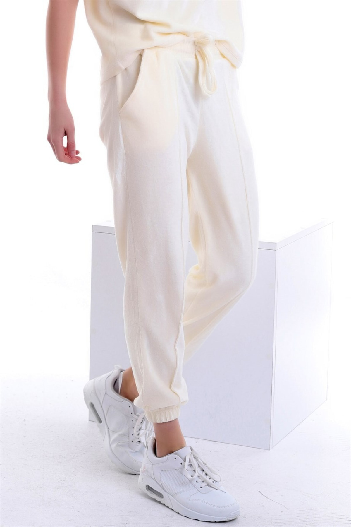 Dreamlike Cepli Beli Ve Paçası Lastikli Rahat Kadife Pantolon