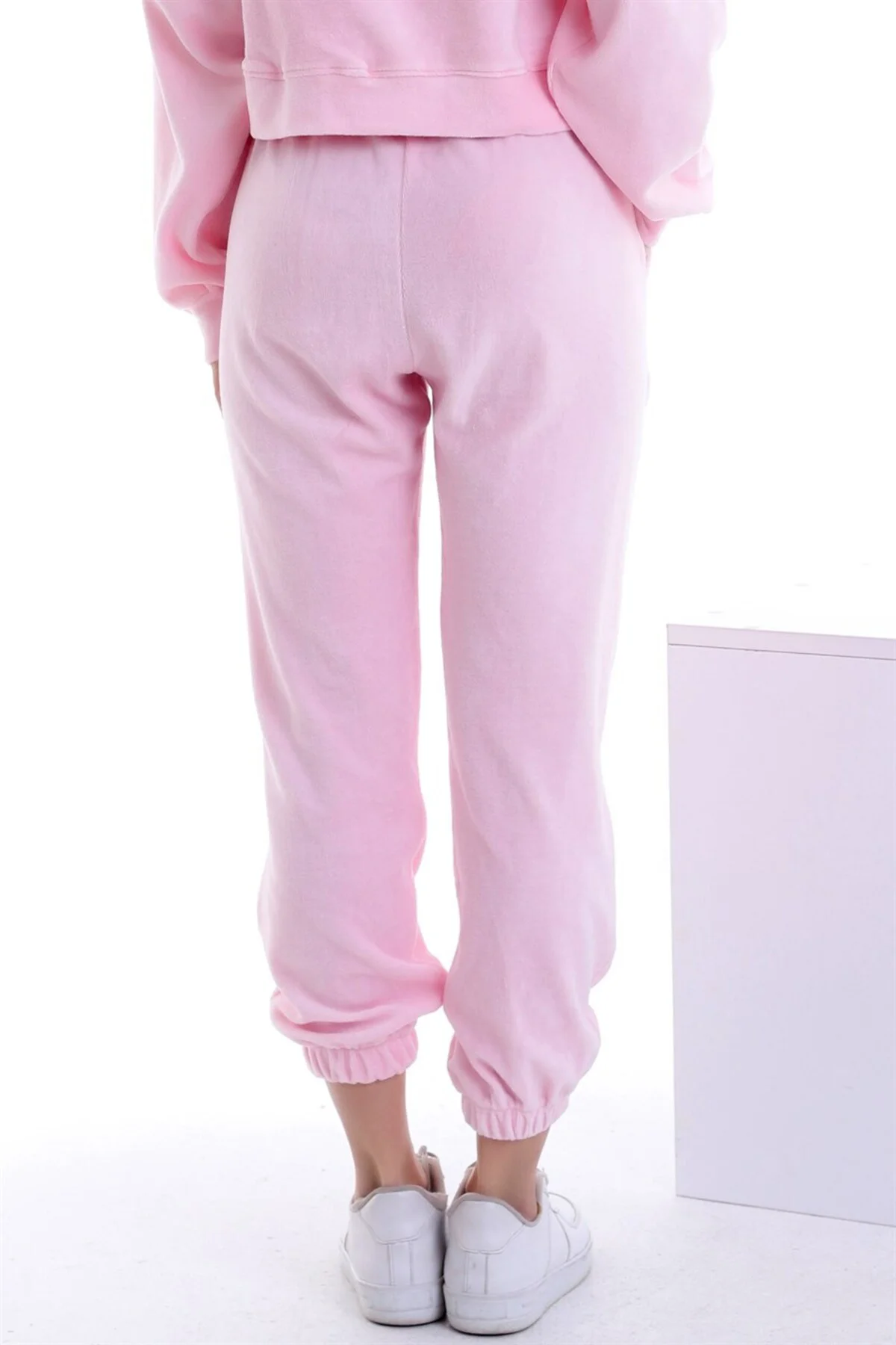 Cepli Beli Ve Paçası Lastikli Rahat Kadife Pantolon