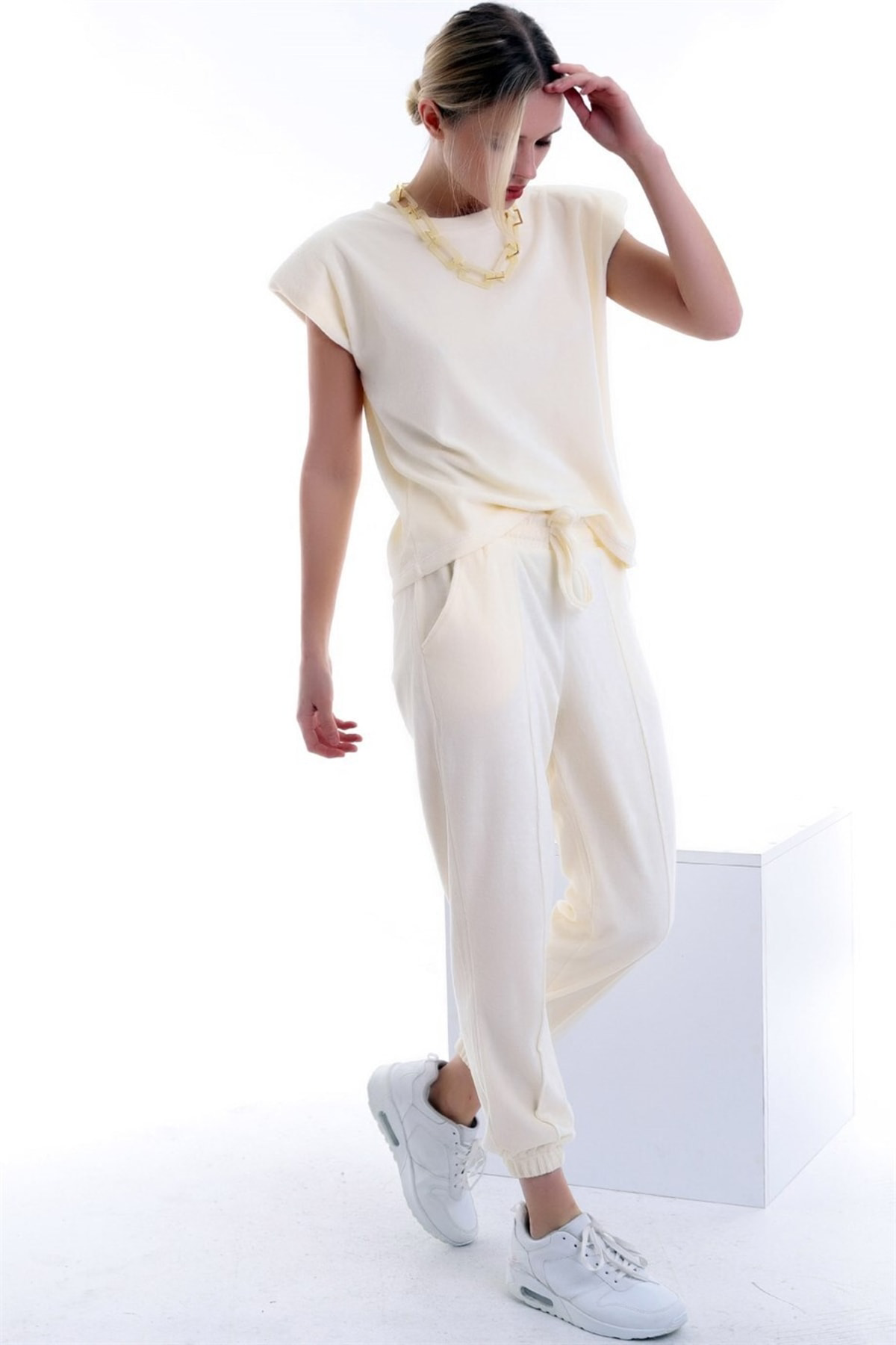 Dreamlike Cepli Beli Ve Paçası Lastikli Rahat Kadife Pantolon