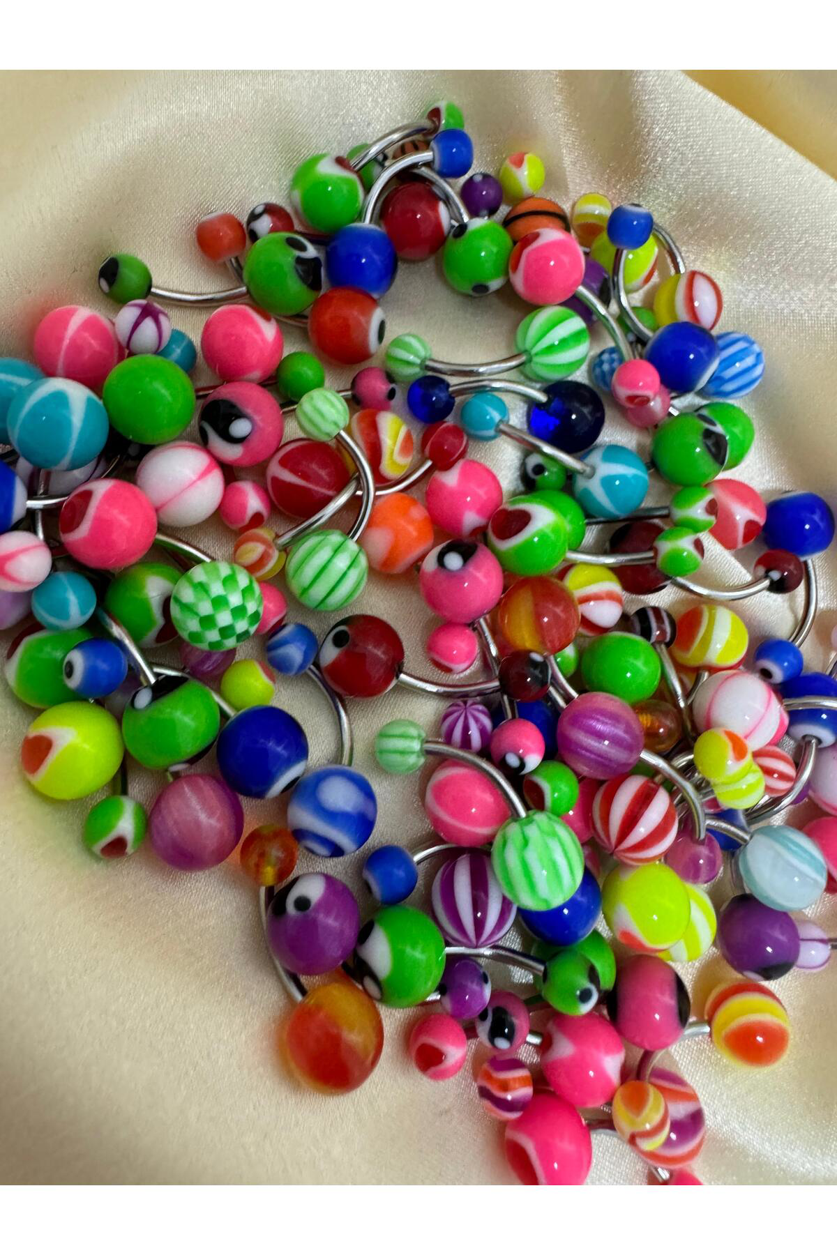 cerrahi çelik 5 adet karışık renkte plastik uçlu göbek piercingi