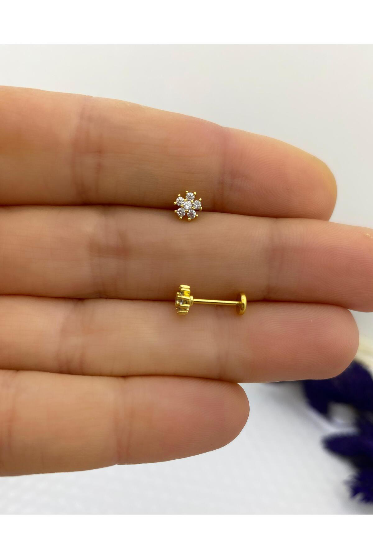 cerrahi çelik arkası düz önden takmalı mini çiçek tragus helix kı