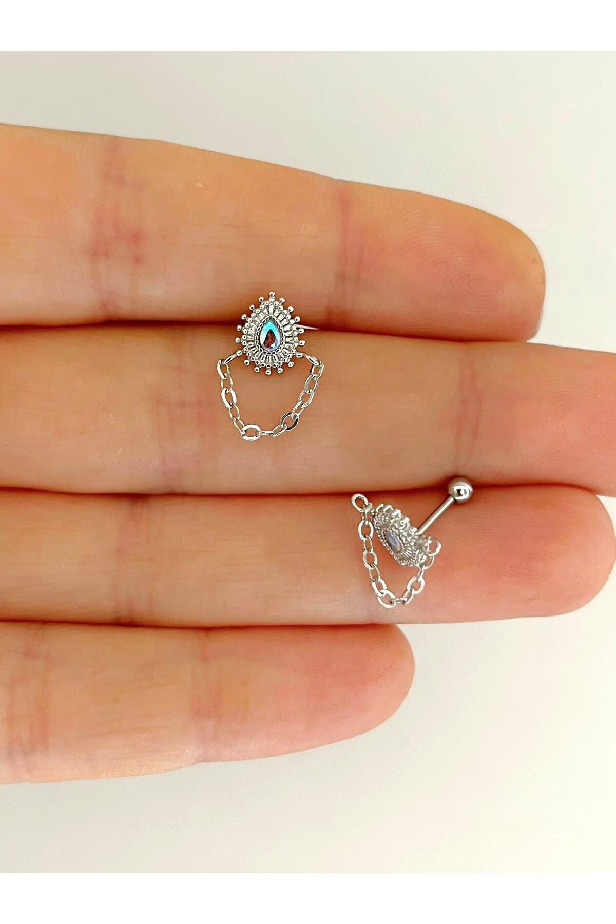 CERRAHİ ÇELİK DAMLA MODEL ZİNCİRLİ 1 ADET HELİX TRAGUS LOBE UYUML
