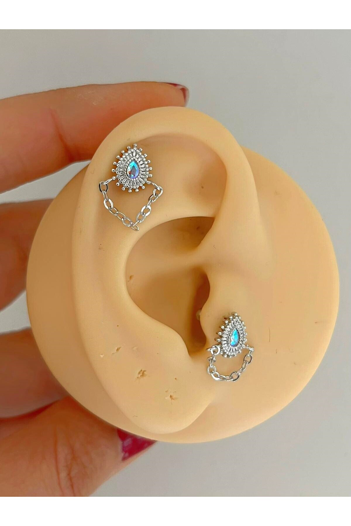 CERRAHİ ÇELİK DAMLA MODEL ZİNCİRLİ 1 ADET HELİX TRAGUS LOBE UYUML