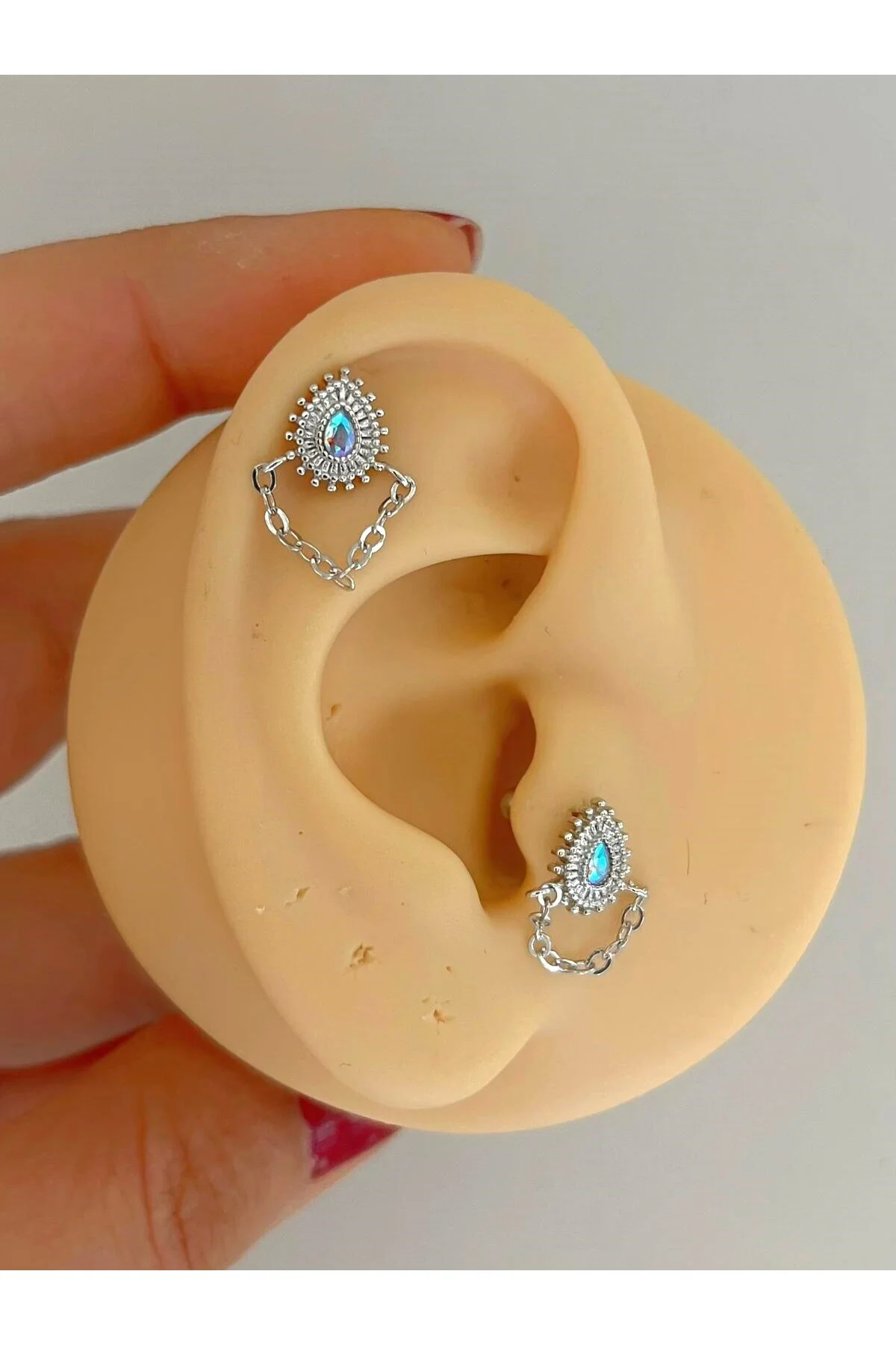 CERRAHİ ÇELİK DAMLA MODEL ZİNCİRLİ 1 ADET HELİX TRAGUS LOBE UYUMLU PİERCİNG KÜPE CERRAHİ ÇELİK DAMLA MODEL ZİNCİRLİ 1 ADET HELİX TRAGUS LOBE UYUMLU PİERCİNG KÜPE