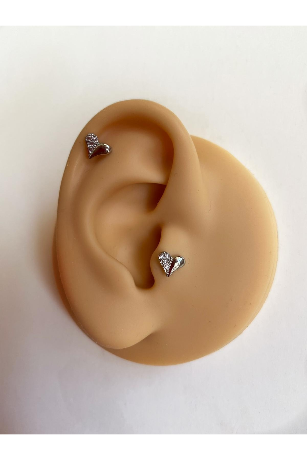 Cerrahi Çelik Gümüş Renk Kalp Tragus Helix Kıkırdak Piercingi