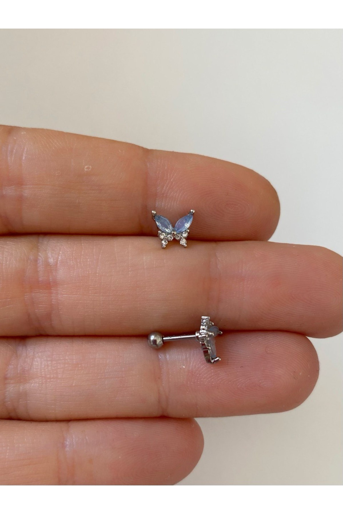 Cerrahi Çelik Gümüş Renk Kelebek Tragus Helix Kıkırdak Piercingi