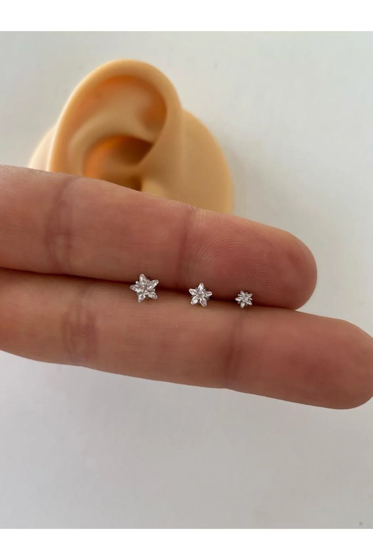 Cerrahi Çelik Gümüş Renk Tek Taş Yıldız Tragus Helix Kıkırdak Piercing