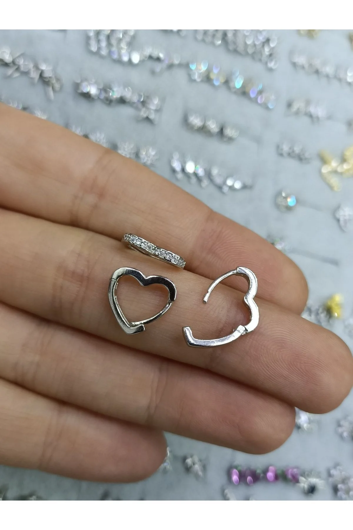 Cerrahi Çelik Gümüş Renk Taşlı Kalp Halka Kıkırdak Piercingi