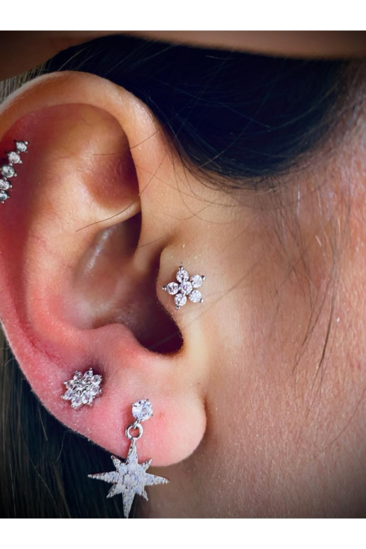 Cerrahi Çelik Gümüş Renk Çiçek Tragus Helix Kıkırdak Piercingi