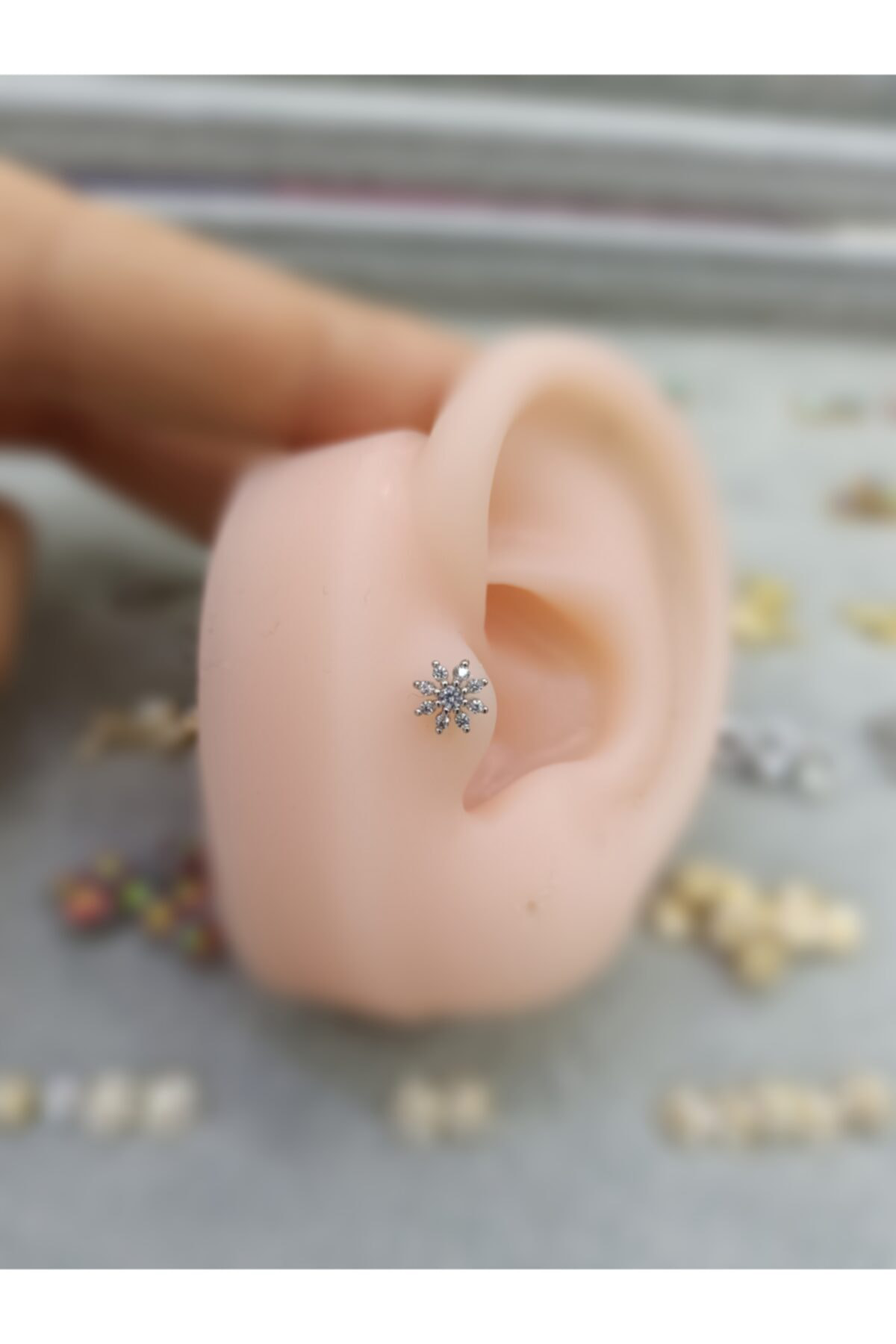 Cerrahi Çelik Gümüş Renk Tragus Piercing