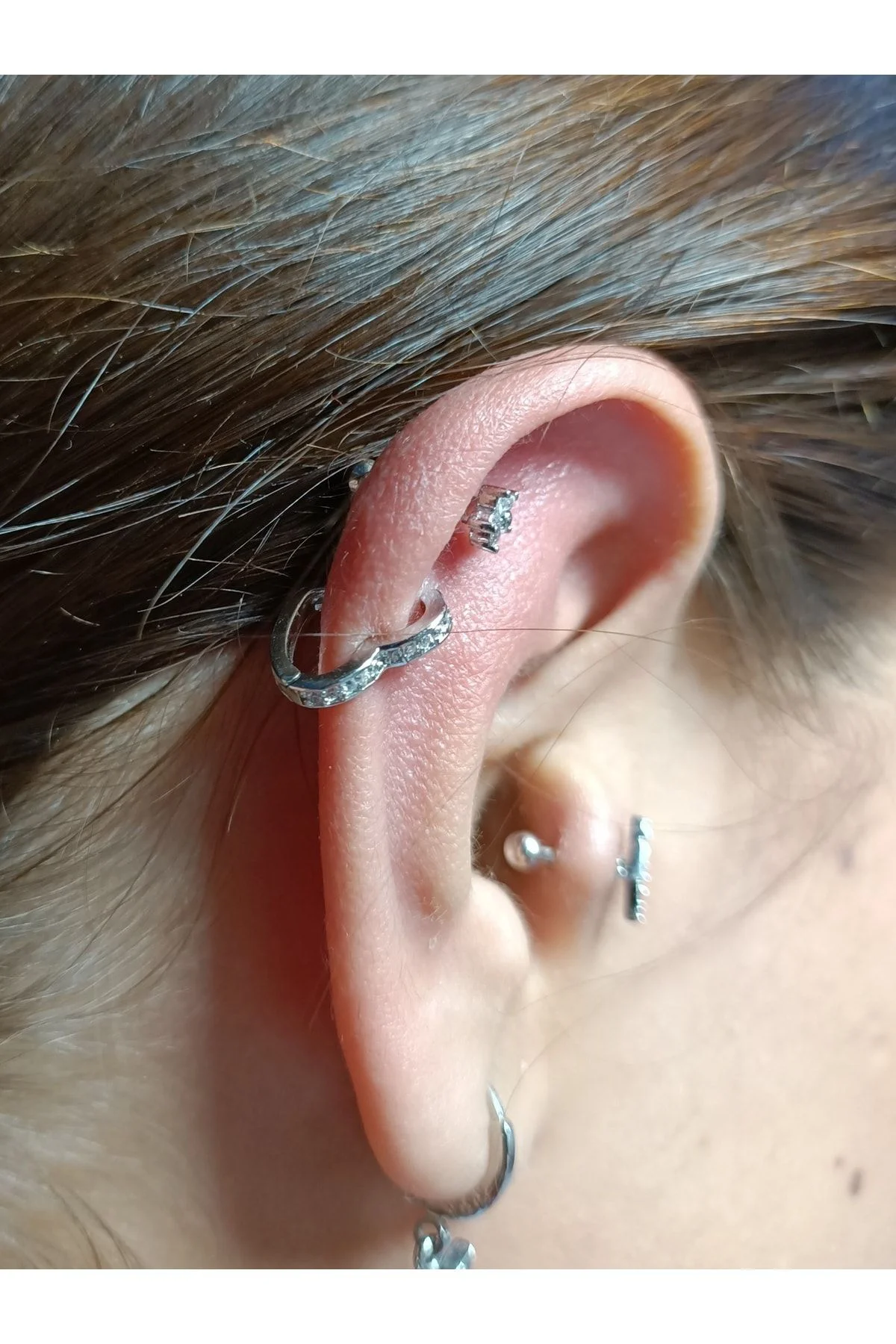 Cerrahi Çelik Gümüş Renk Taşlı Kalp Halka Kıkırdak Piercingi