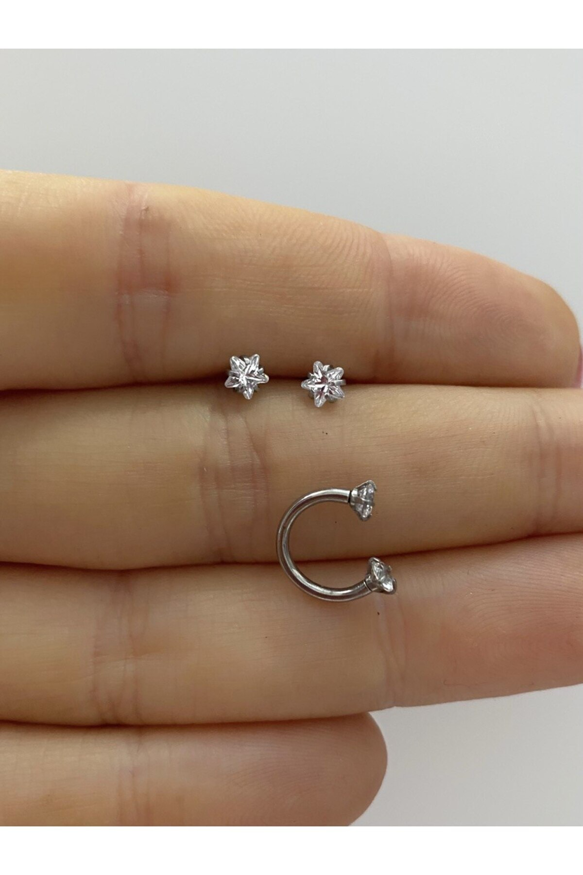cerrahi çelik iki ucu taşlı helix kıkırdak tragus rook lobe uyumlu yarım halka piercing