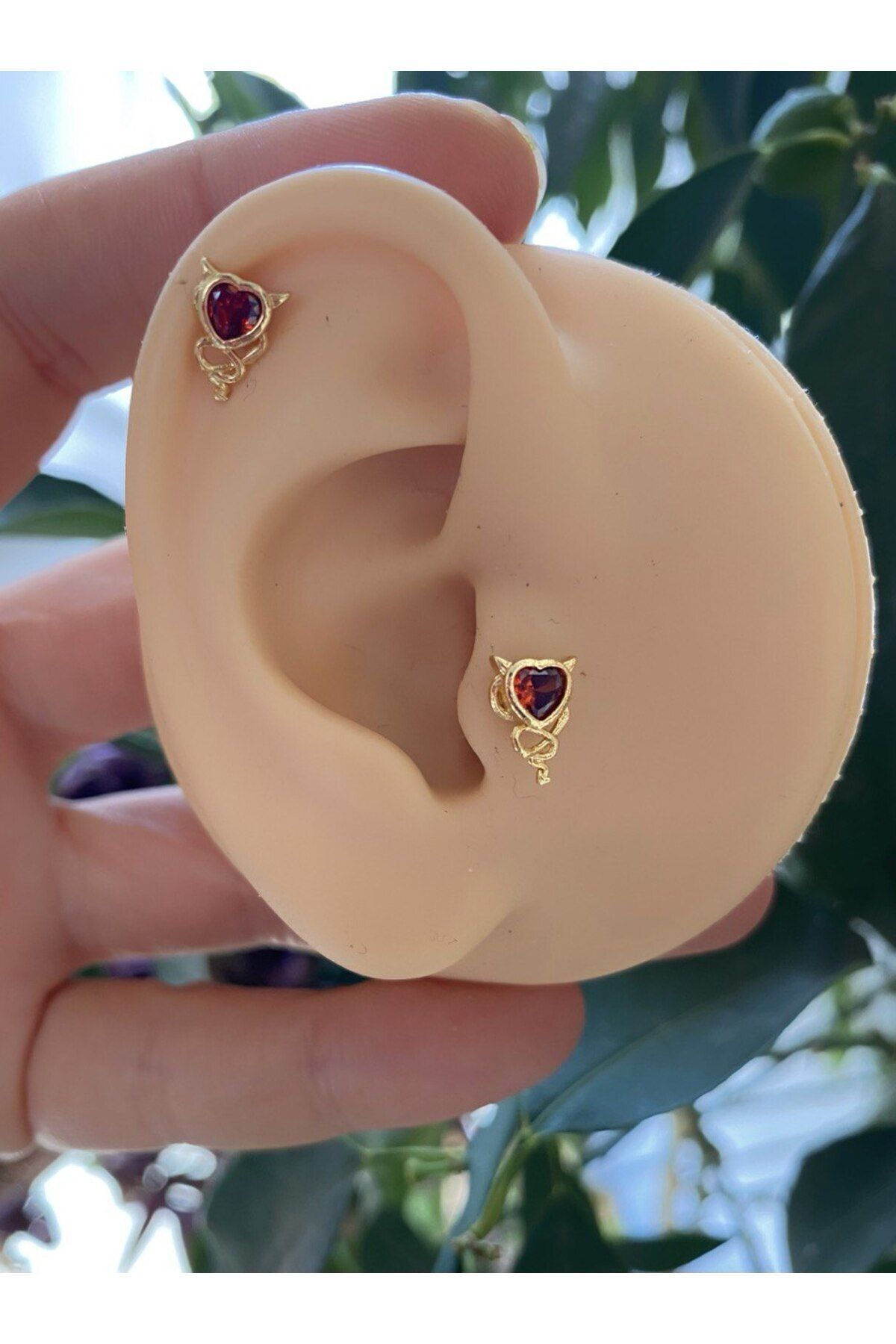 cerrahi çelik kalpli tragus helix kıkırdak conch lobe uyumlu piercing küpe