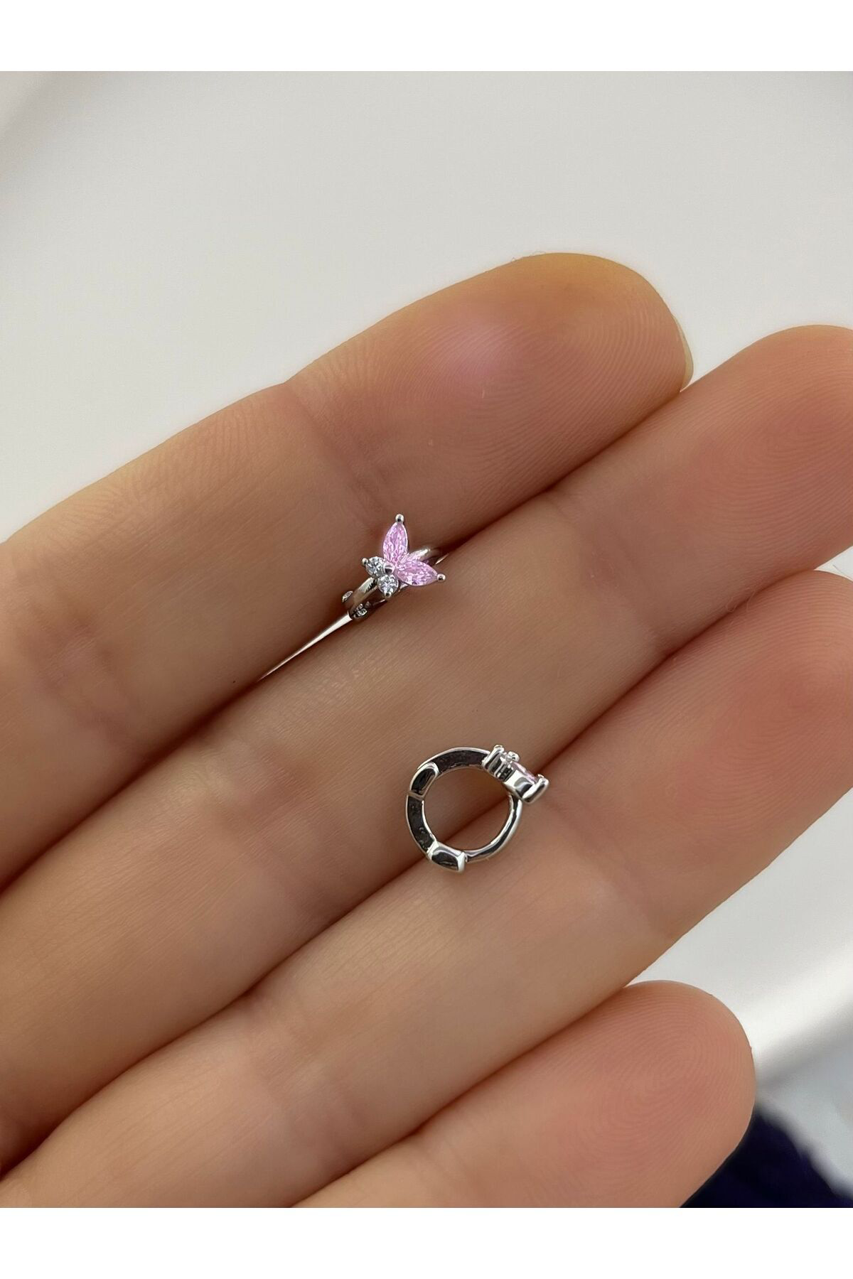 Cerrahi Çelik Mini Kelebek Pembe Taşlı Halka Tragus Piercingi