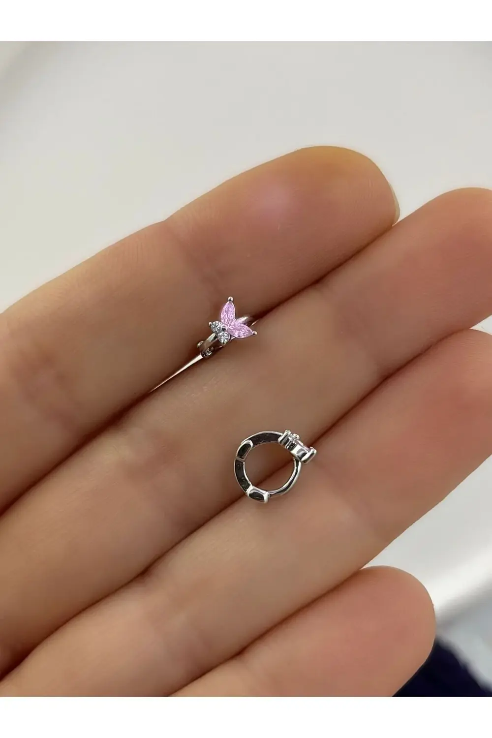 Arescollection Cerrahi Çelik Mini Kelebek Pembe Taşlı Halka Tragus Piercingi