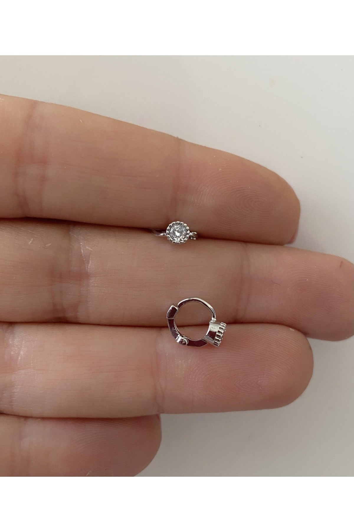 Cerrahi Çelik Tek Taş Mini Halka Tragus Piercingi