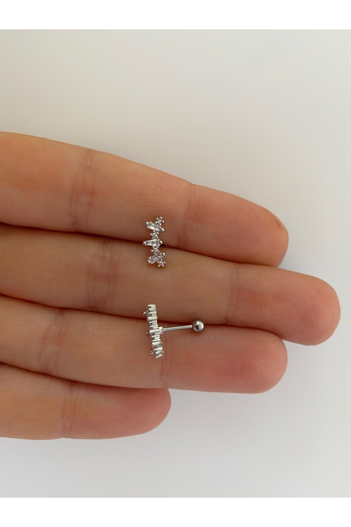 Cerrahi Çelik Tragus Helix Lobe Uyumlu Piercing Küpe