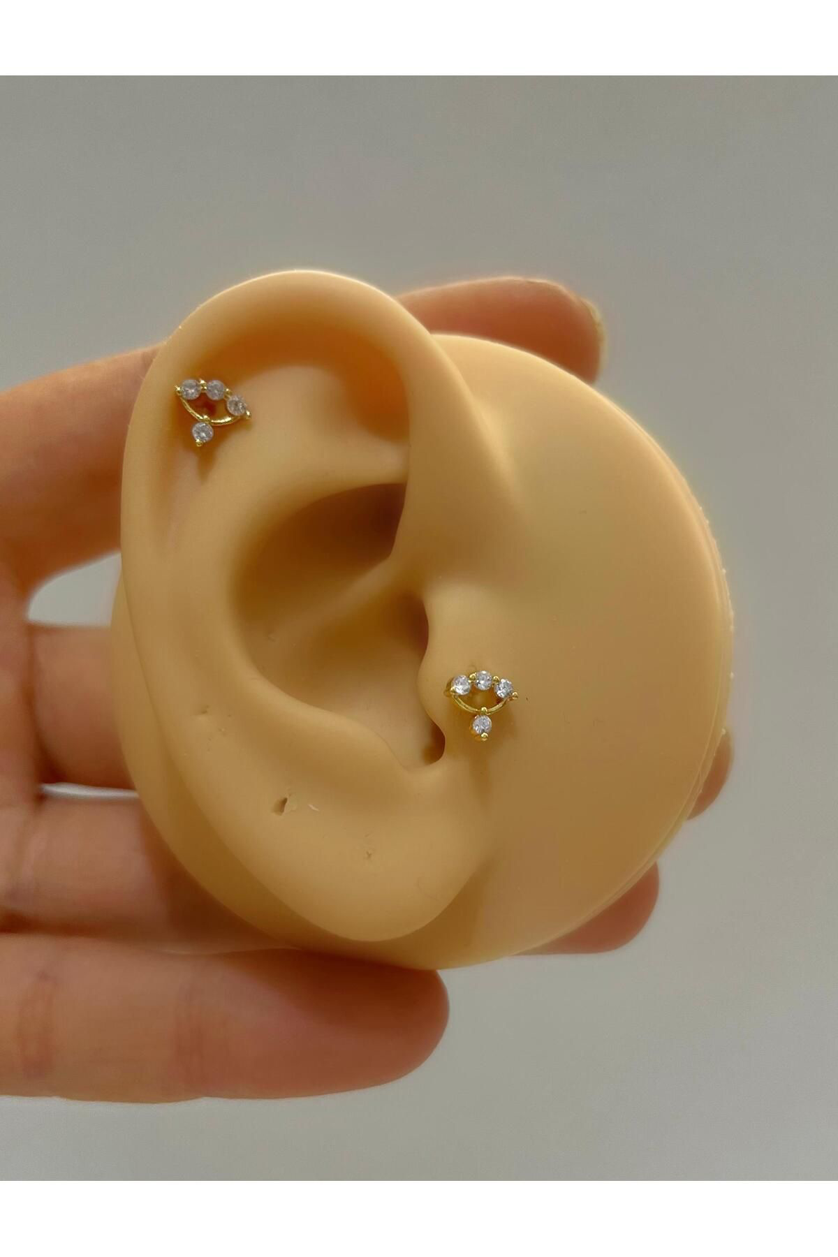 cerrahi çelik zirkon taşlı tragus helix kıkırdak kulak memesi uyu