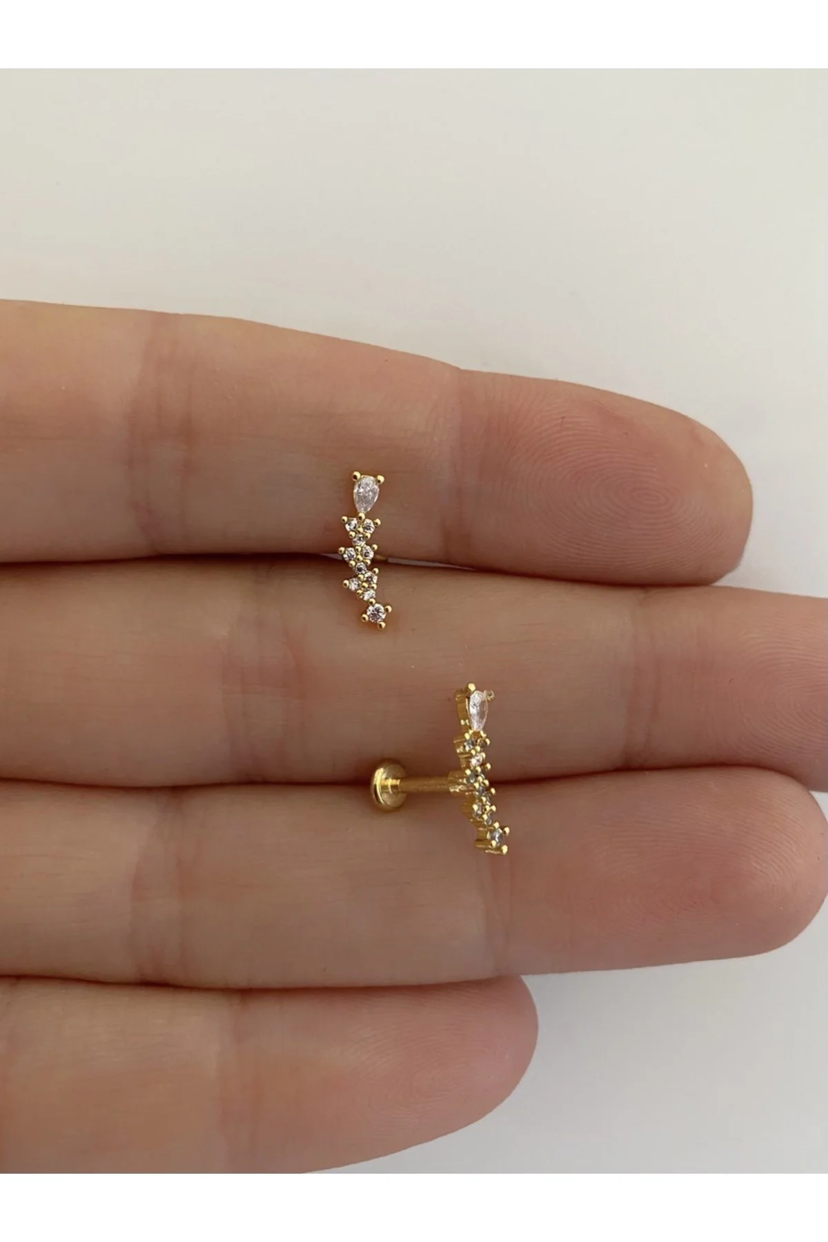 Cerrahi Çelik Zirkon Taşlı Arkası Düz Labret Tragus Helix Lobe Conch Uyumlu Piercing Küpe