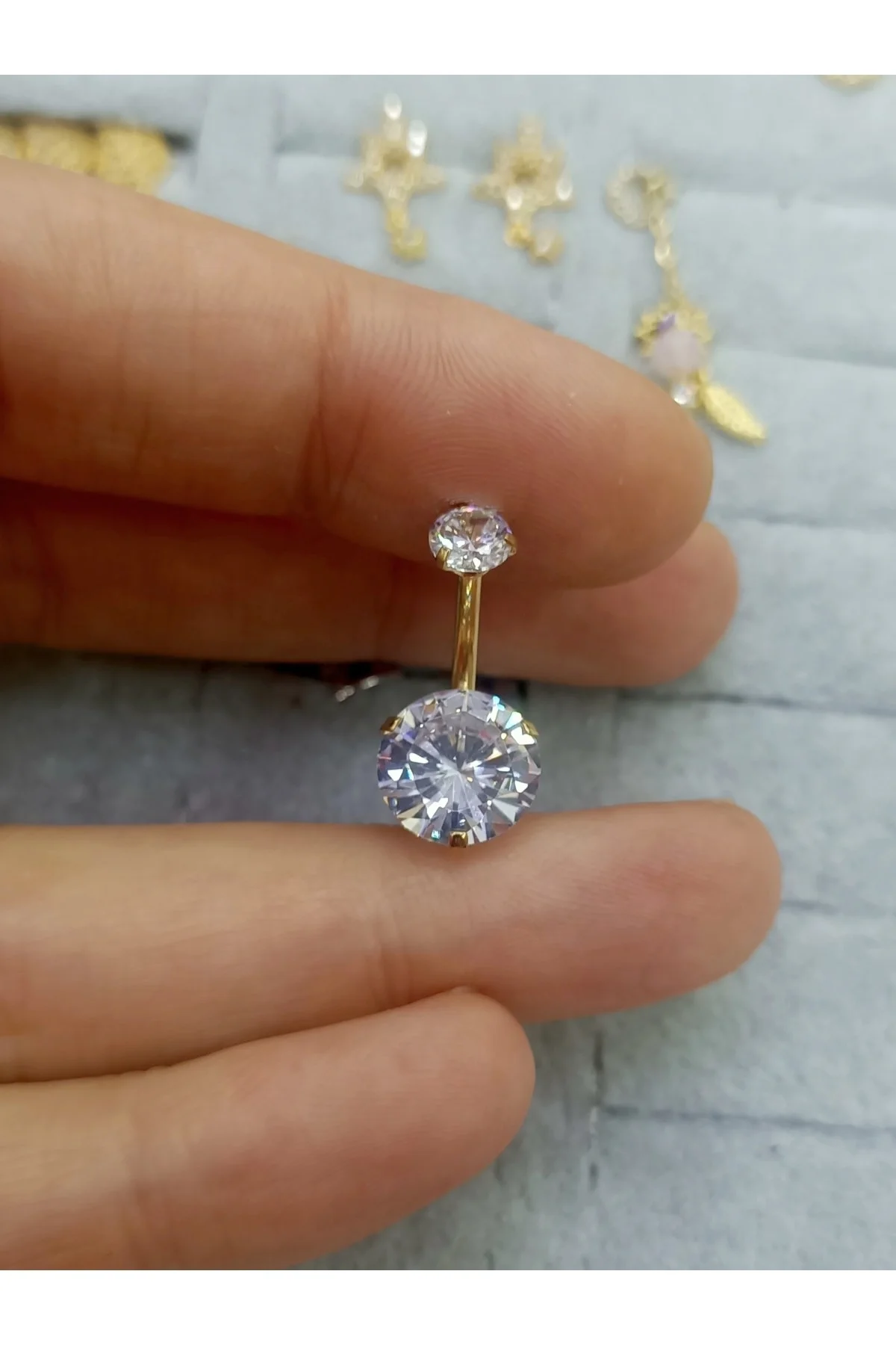 Cerrahi Çelik Zirkon Taşlı Işıl Işıl Göbek Piercingi