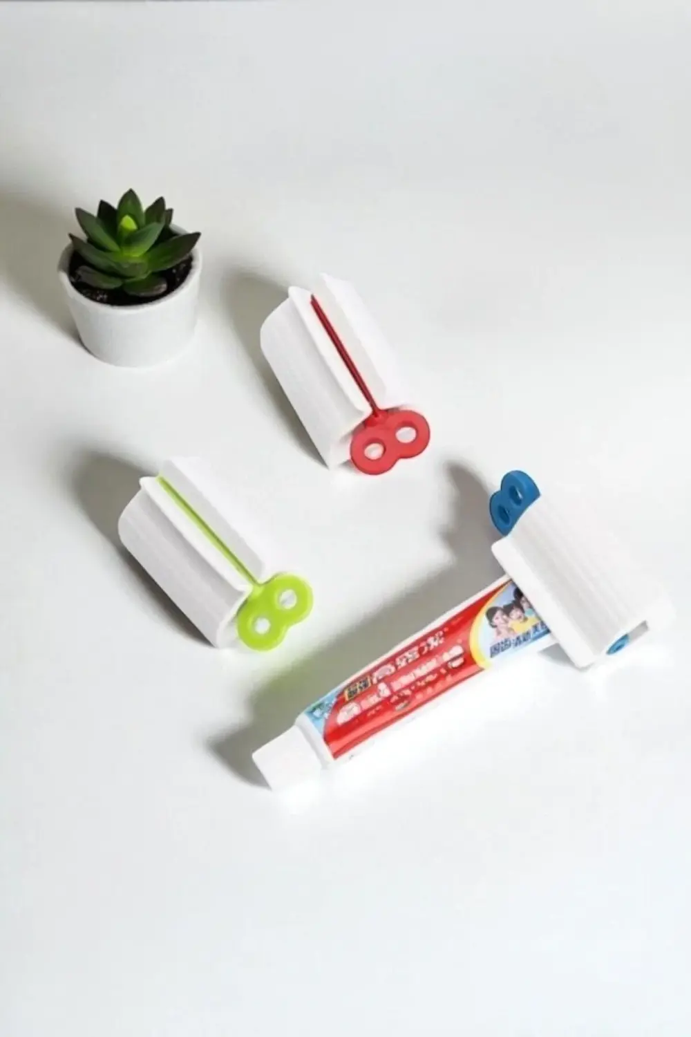 Çevirmeli Diş Macunu Sıkacağı – Pratik ve Kolay Kullanım, Tüp Sık