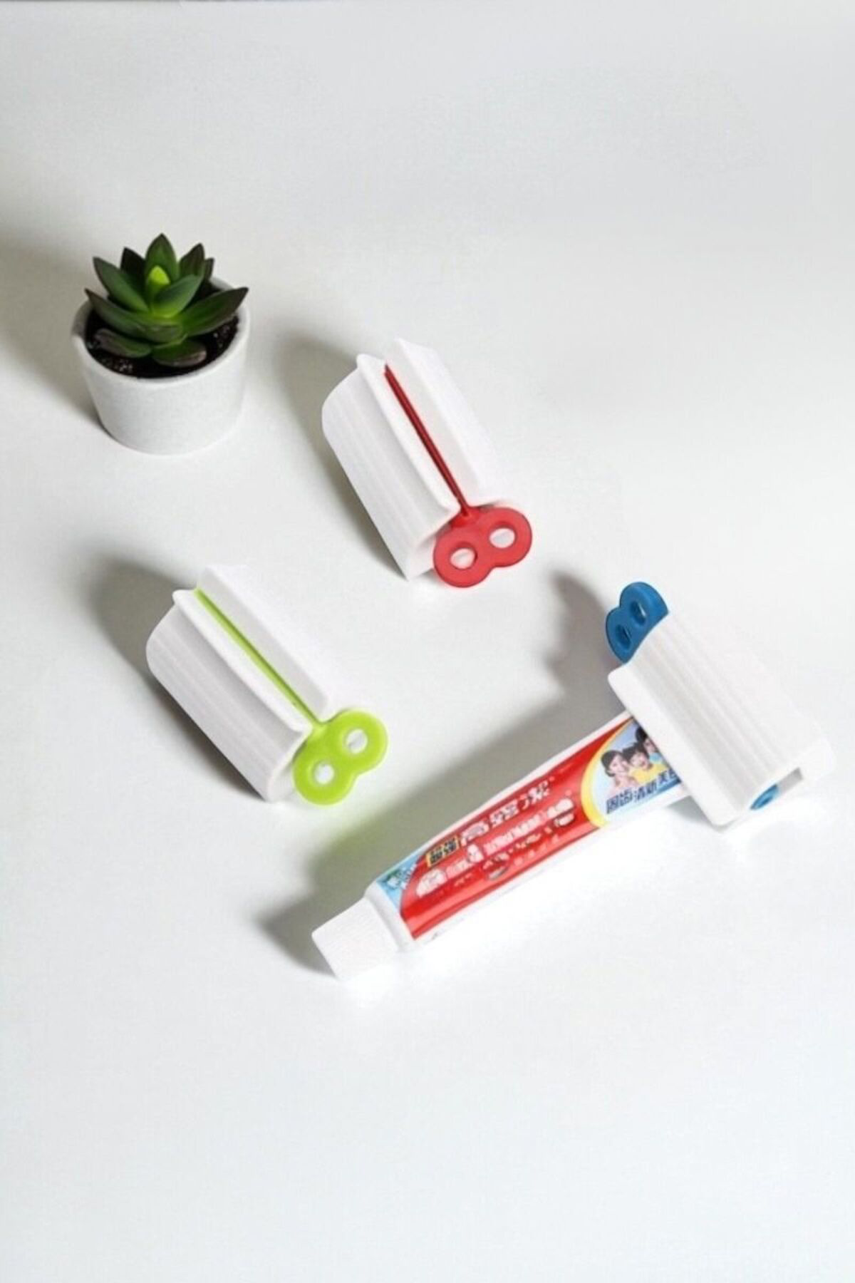 Çevirmeli Diş Macunu Sıkacağı – Pratik ve Kolay Kullanım, Tüp Sık