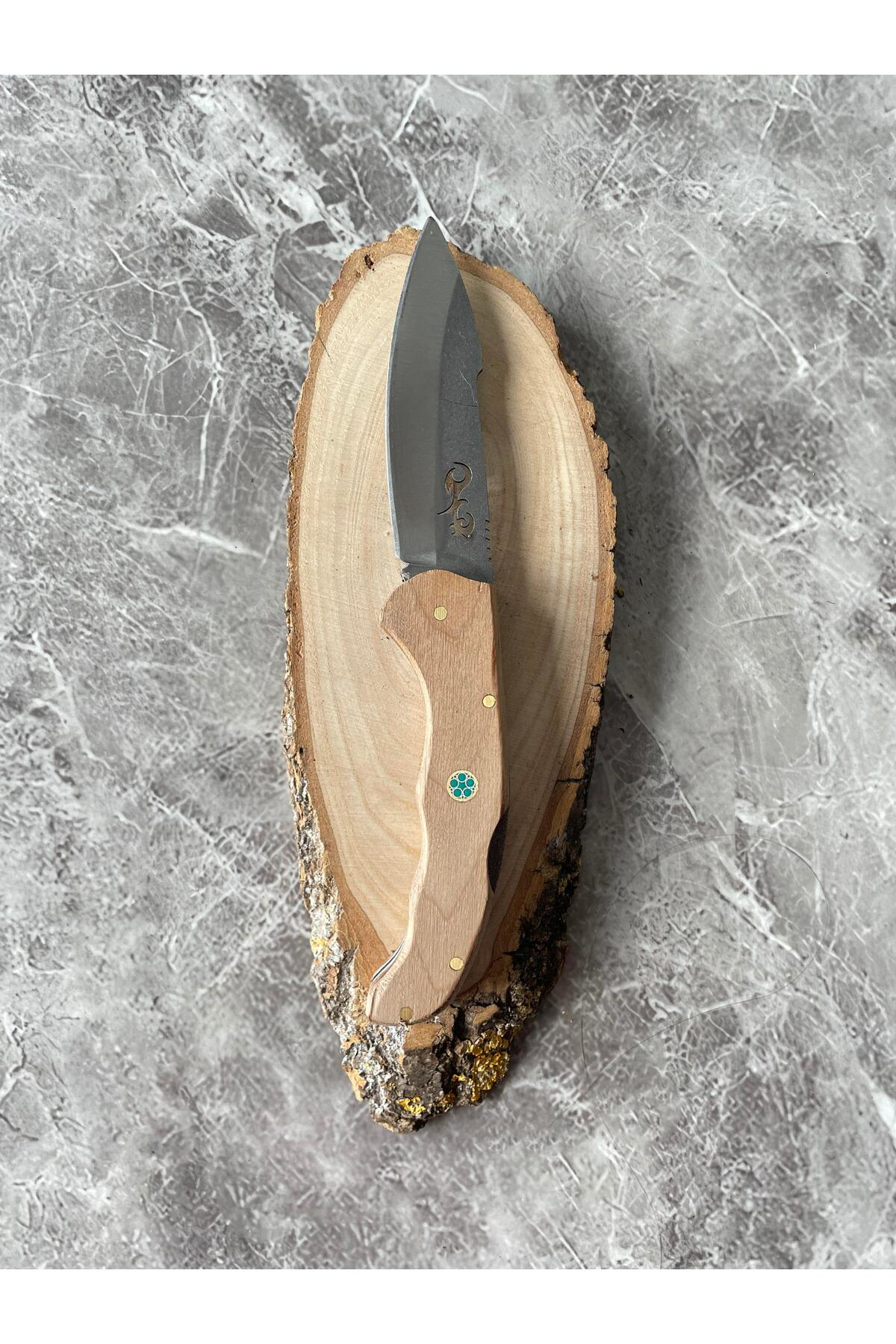 Ceviz Parmak Tutmalı Kabzeli Kamp Çakısı – 9 cm Namlu – Sırttan K