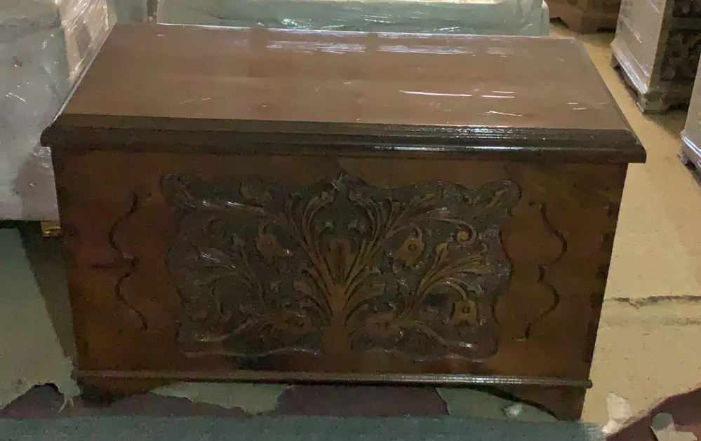 Çeyiz SANDIK 18040 Ahşap Kayın El Oyma Model Kilitli Parlak ceviz