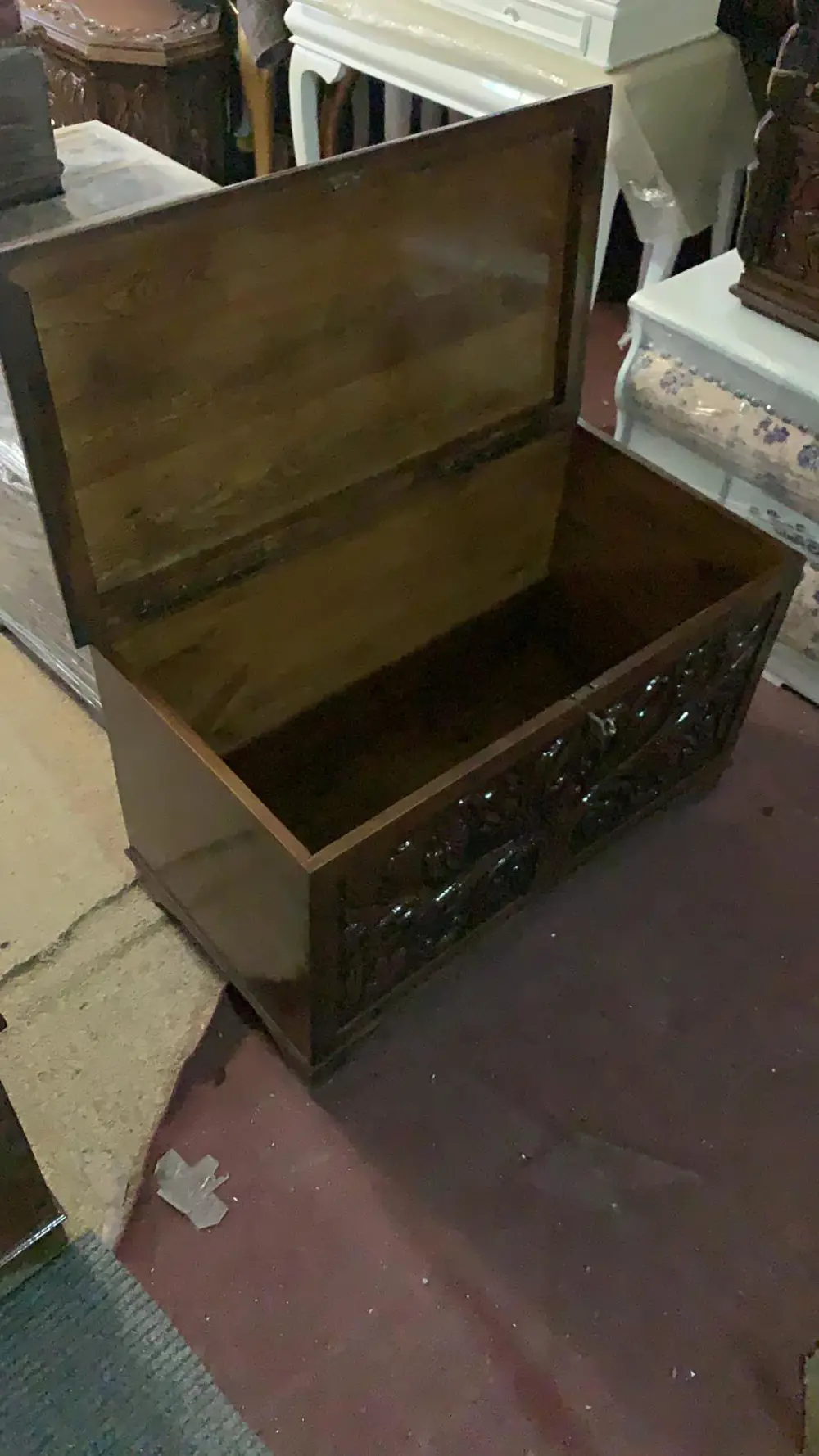 Çeyiz SANDIK 18040 Ahşap Kayın El Oyma Model Kilitli Parlak ceviz