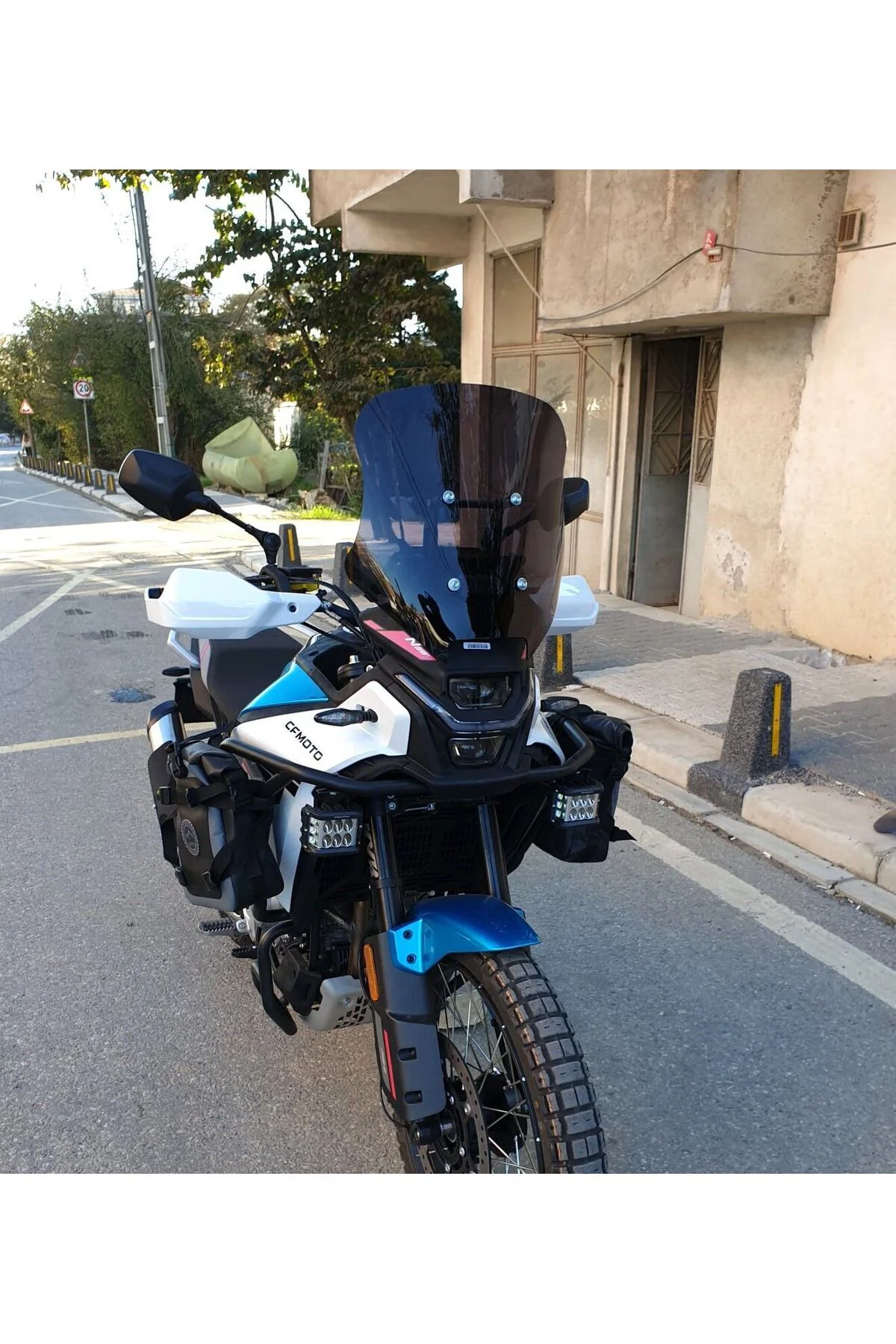 CF Moto 450 MT Ön Cam 2023-2026 Model 41cm Siyah Renkli 4mm YOKTU