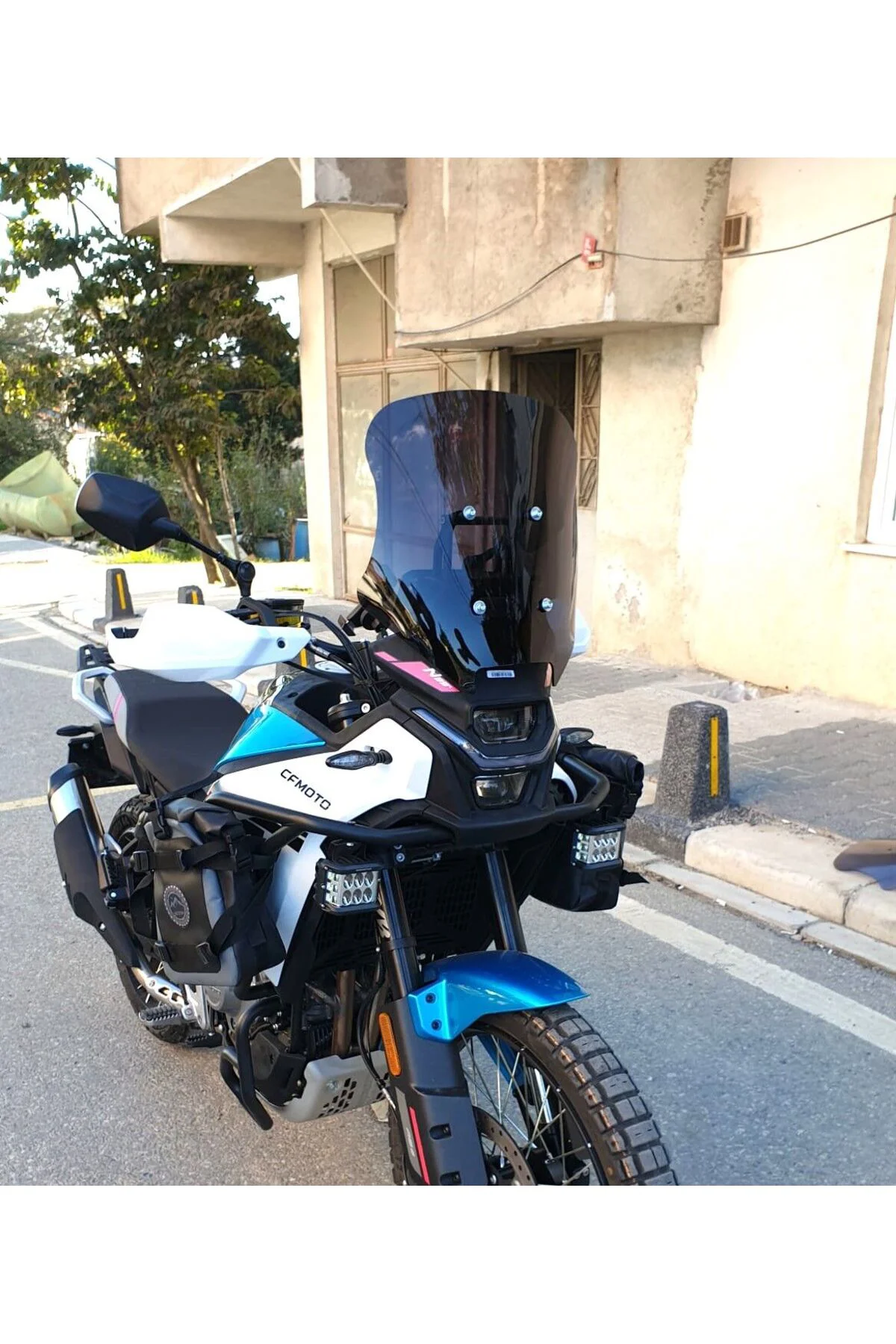 CF Moto 450 MT Ön Cam 2023-2026 Model 41cm Siyah Renkli 4mm YOKTU
