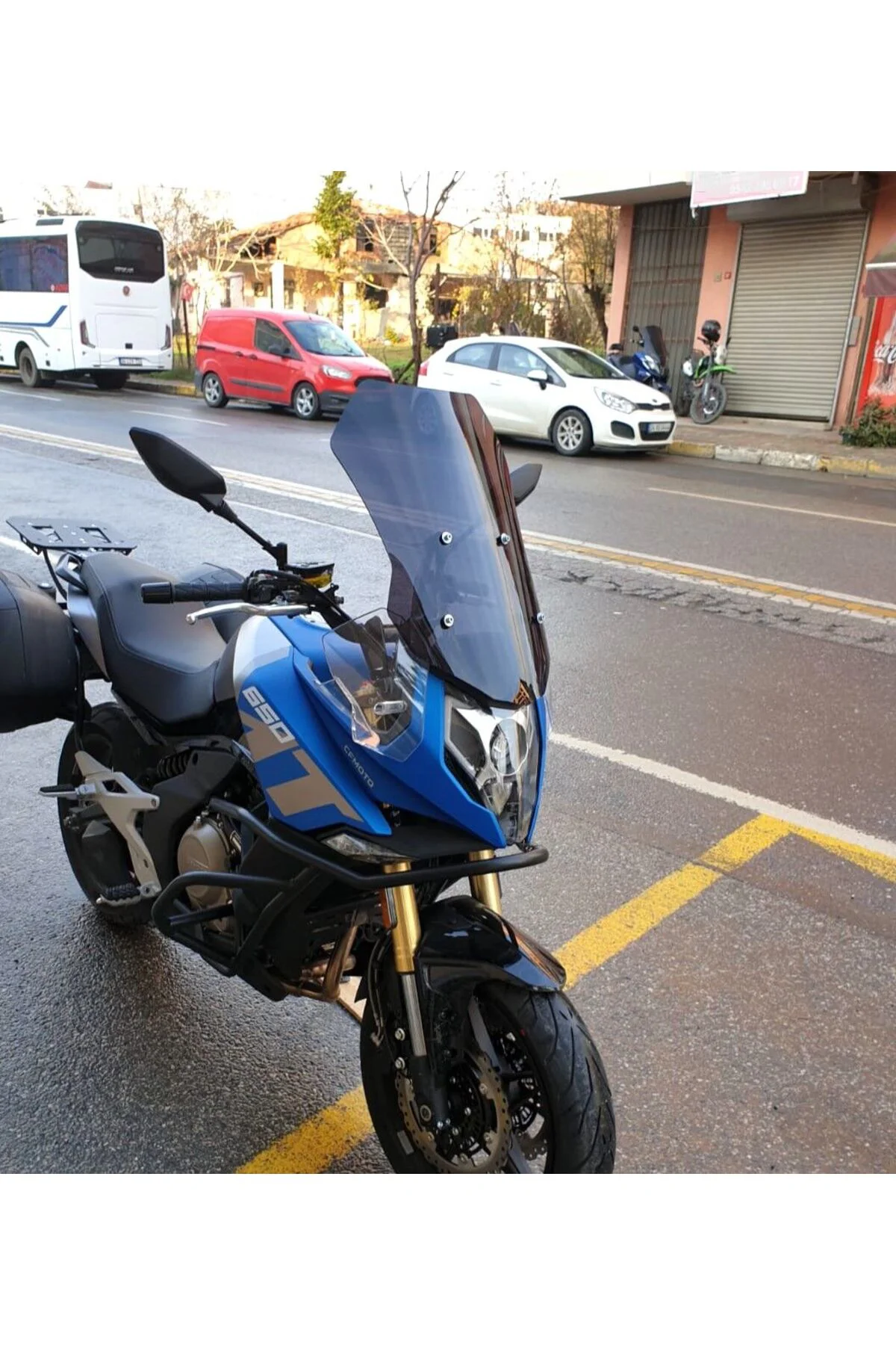 CF Moto 650 MT Ön Cam 2016-2026 Model 56cm Siyah Renkli 4mm YOKTU