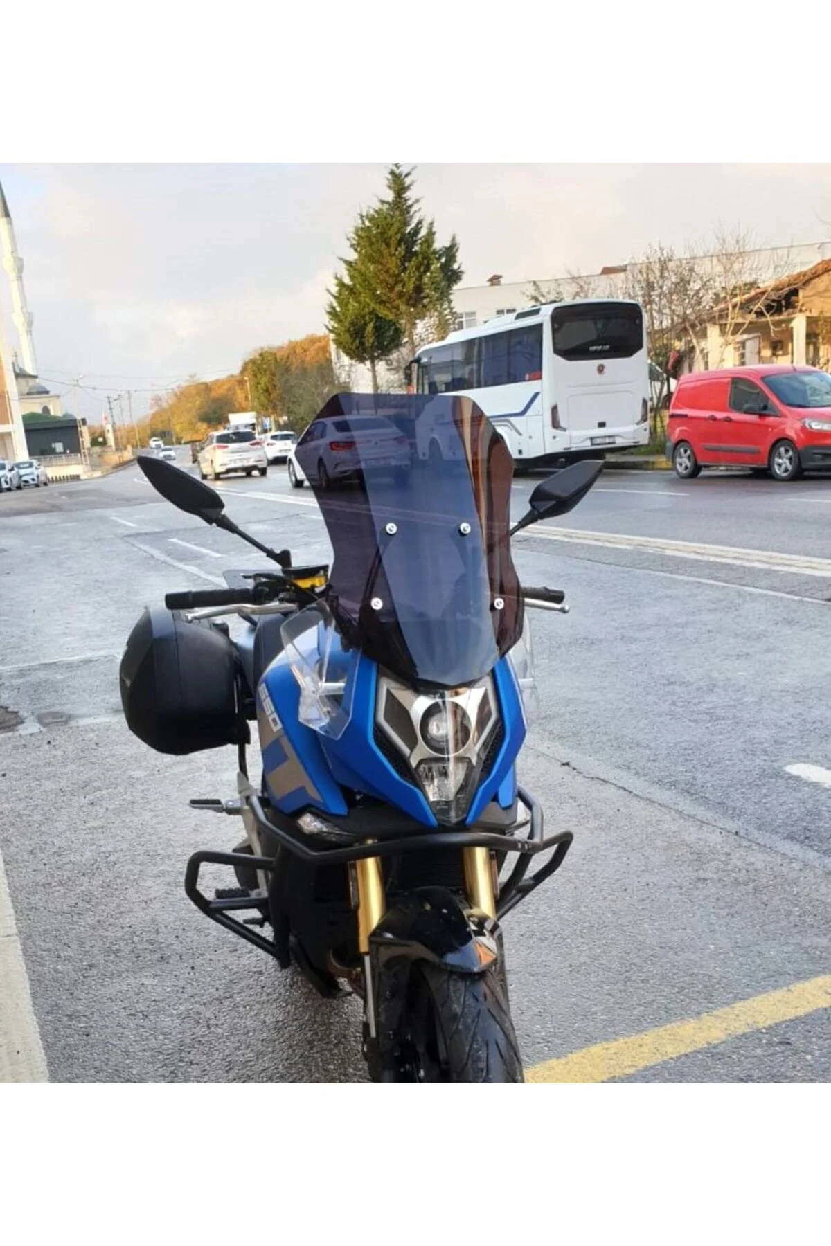 CF Moto 650 MT Ön Cam 2016-2026 Model 56cm Siyah Renkli 4mm YOKTU